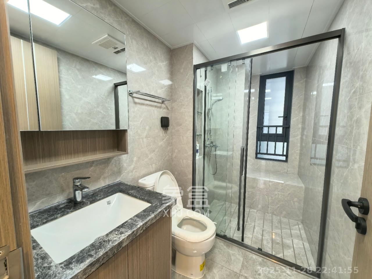 中海麓山境南区 3室2厅2卫 2800.0元/月 中海麓山境南区 3室2厅2卫 2800.0元/月室内图