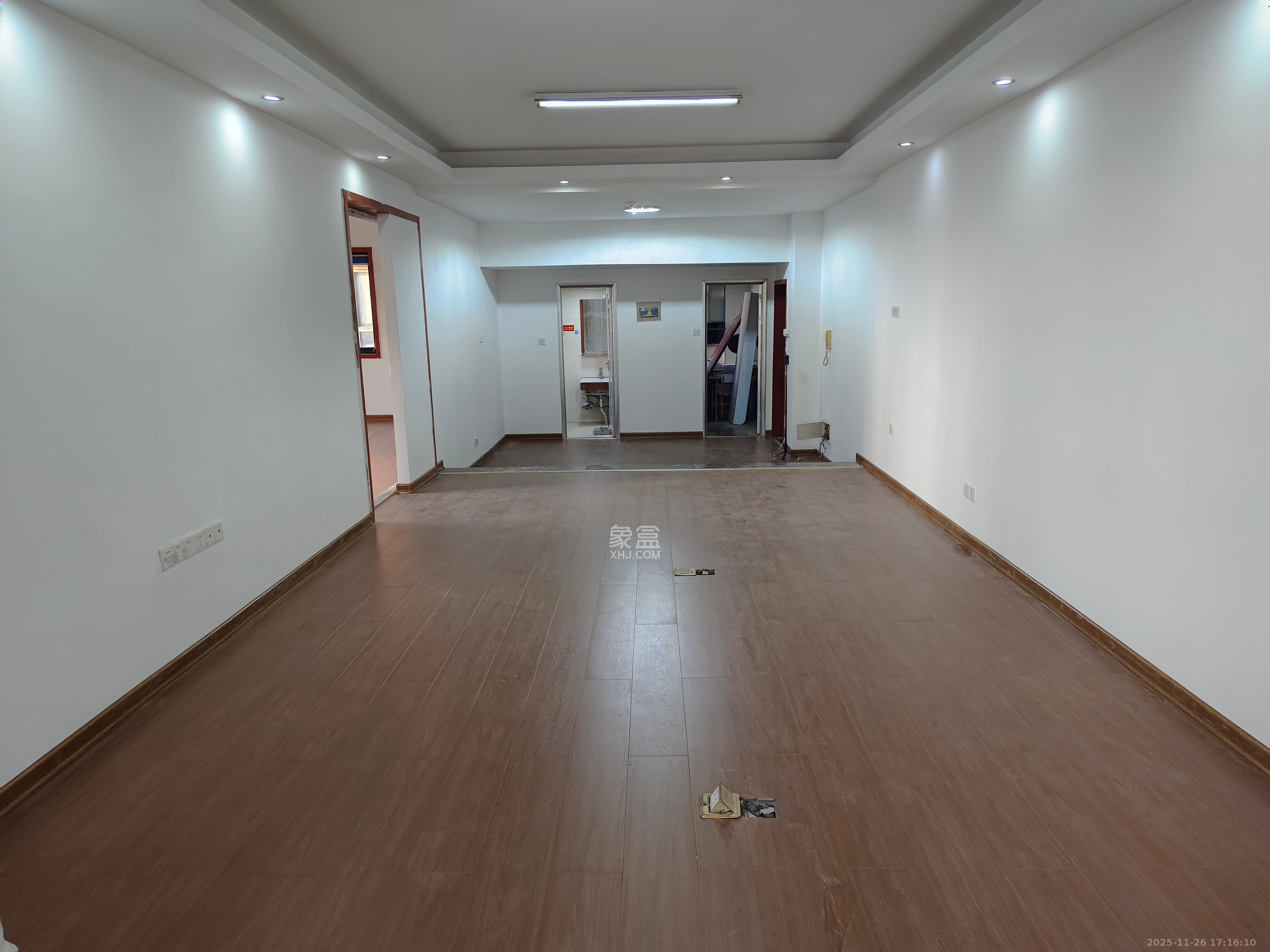 东玺门 3室2厅2卫 2800.0元/月 东玺门 3室2厅2卫 2800.0元/月室内图