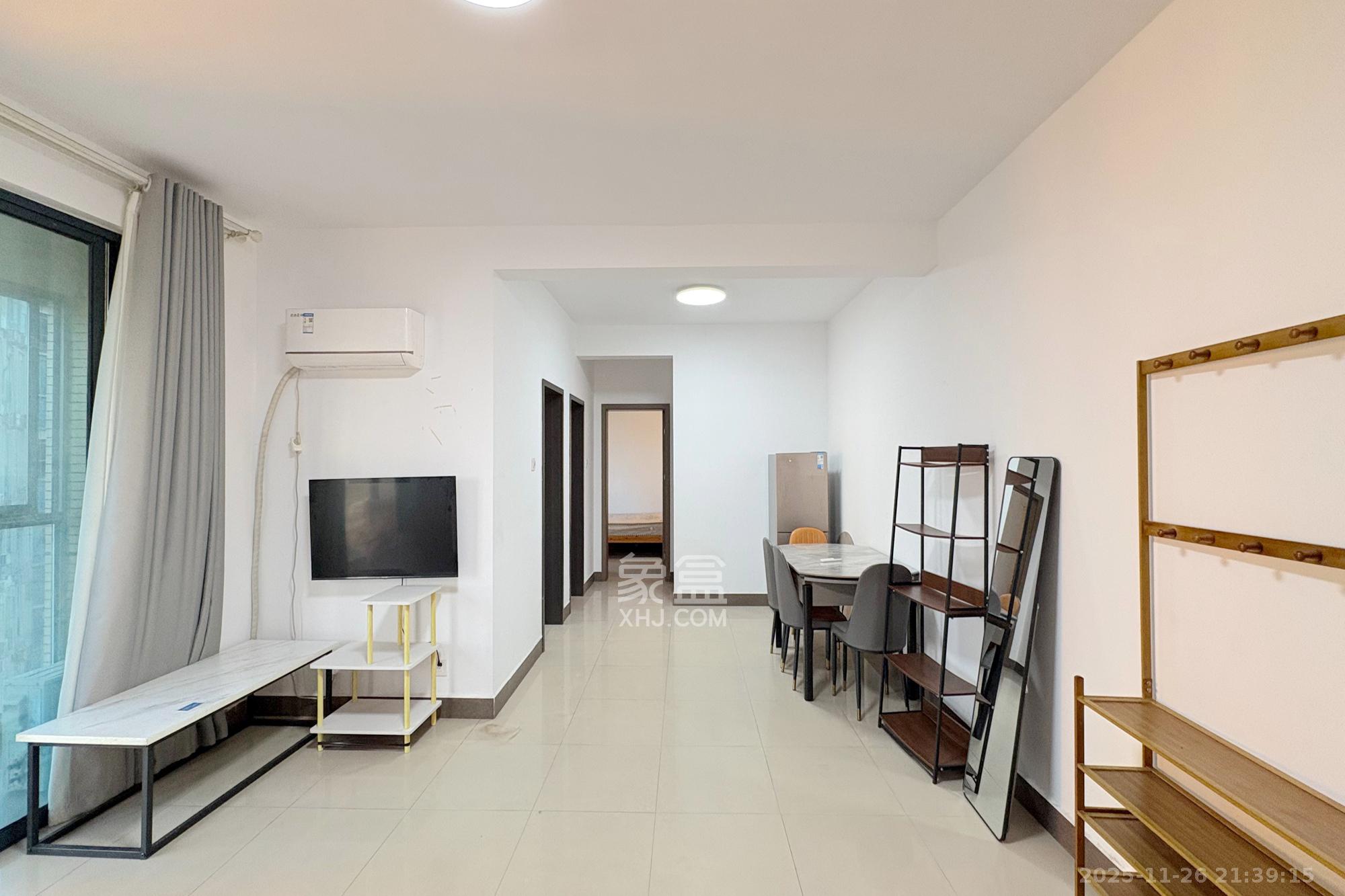 融圣国际  2室1厅1卫    89.0万客厅