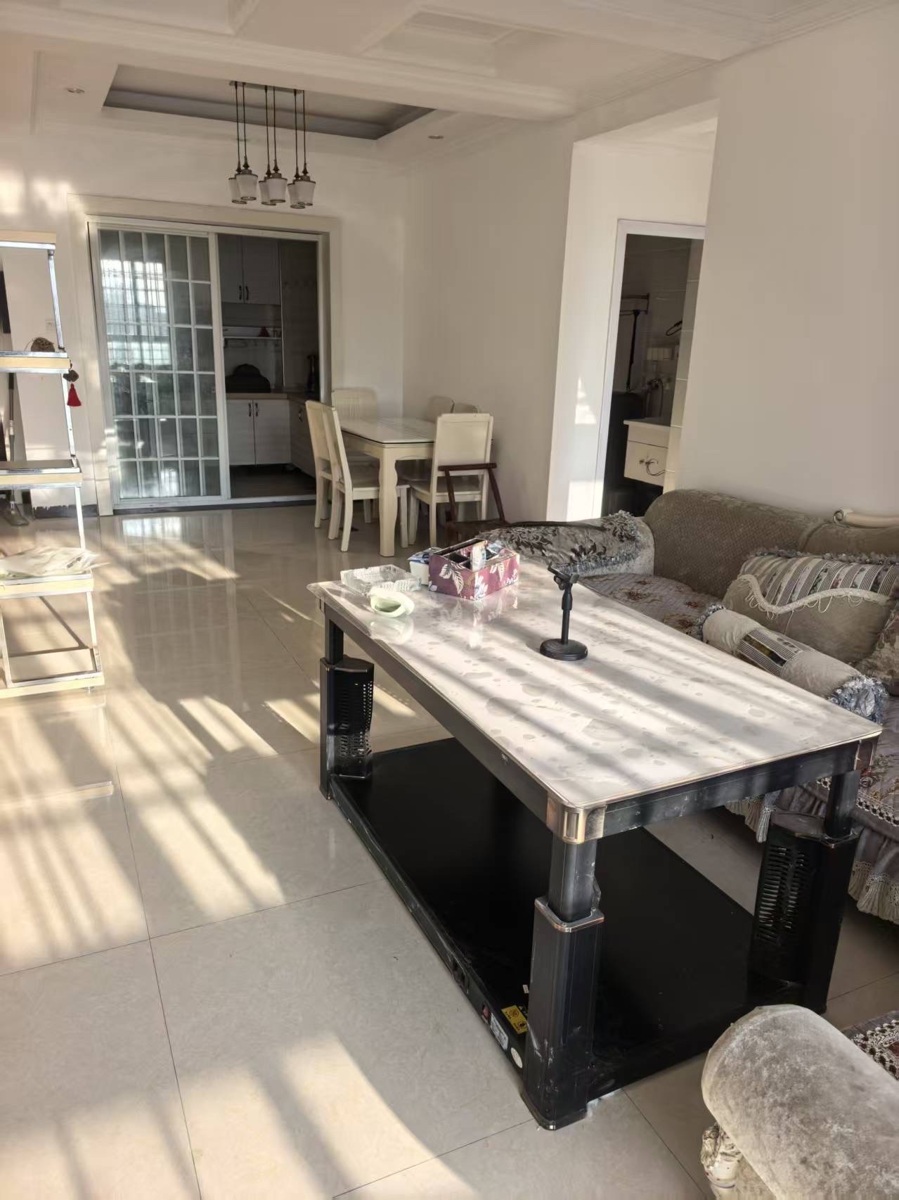 逸臣桃源 3室2厅2卫 2000.0元/月 逸臣桃源 3室2厅2卫 2000.0元/月室内图