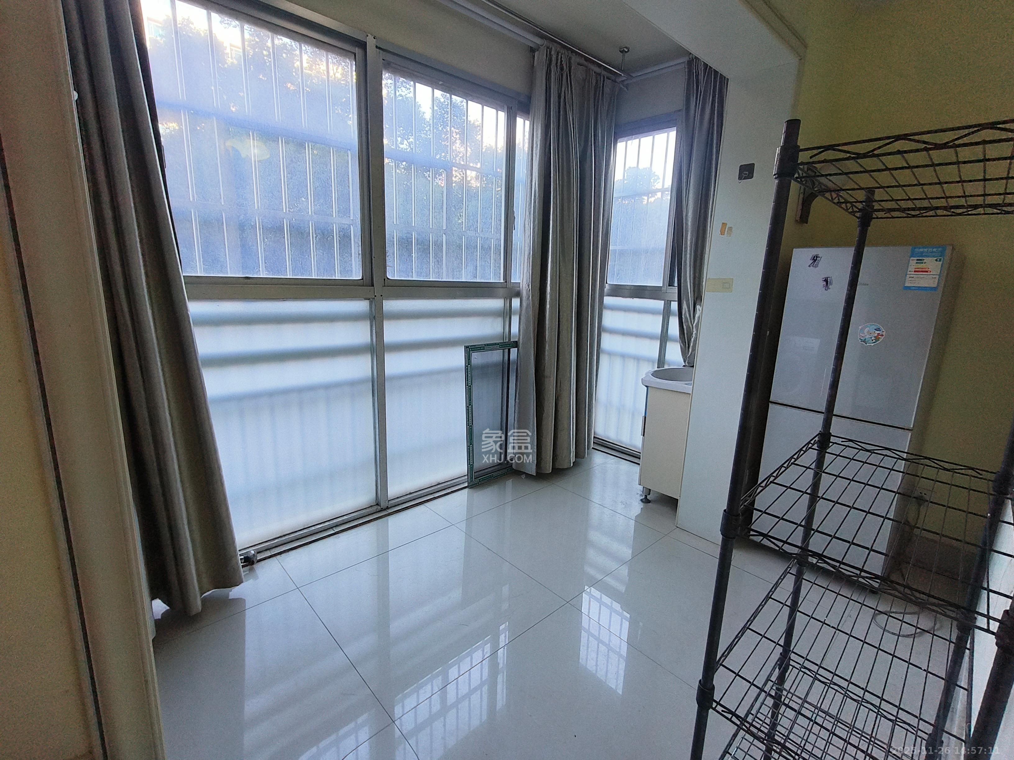 新芙蓉之都  1室1厅1卫    1600.0元/月室内图