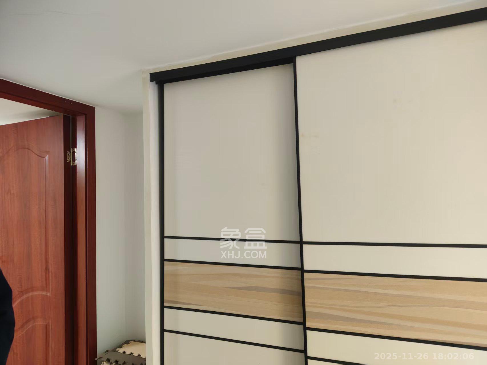 华润置地广场二期  2室1厅1卫    1700.0元/月室内图