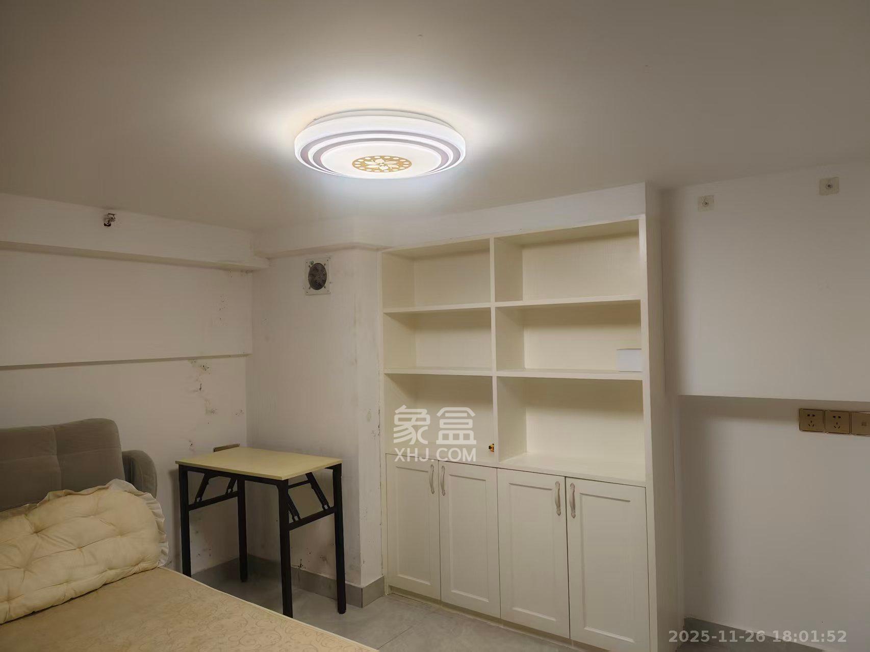 华润置地广场二期  2室1厅1卫    1700.0元/月室内图