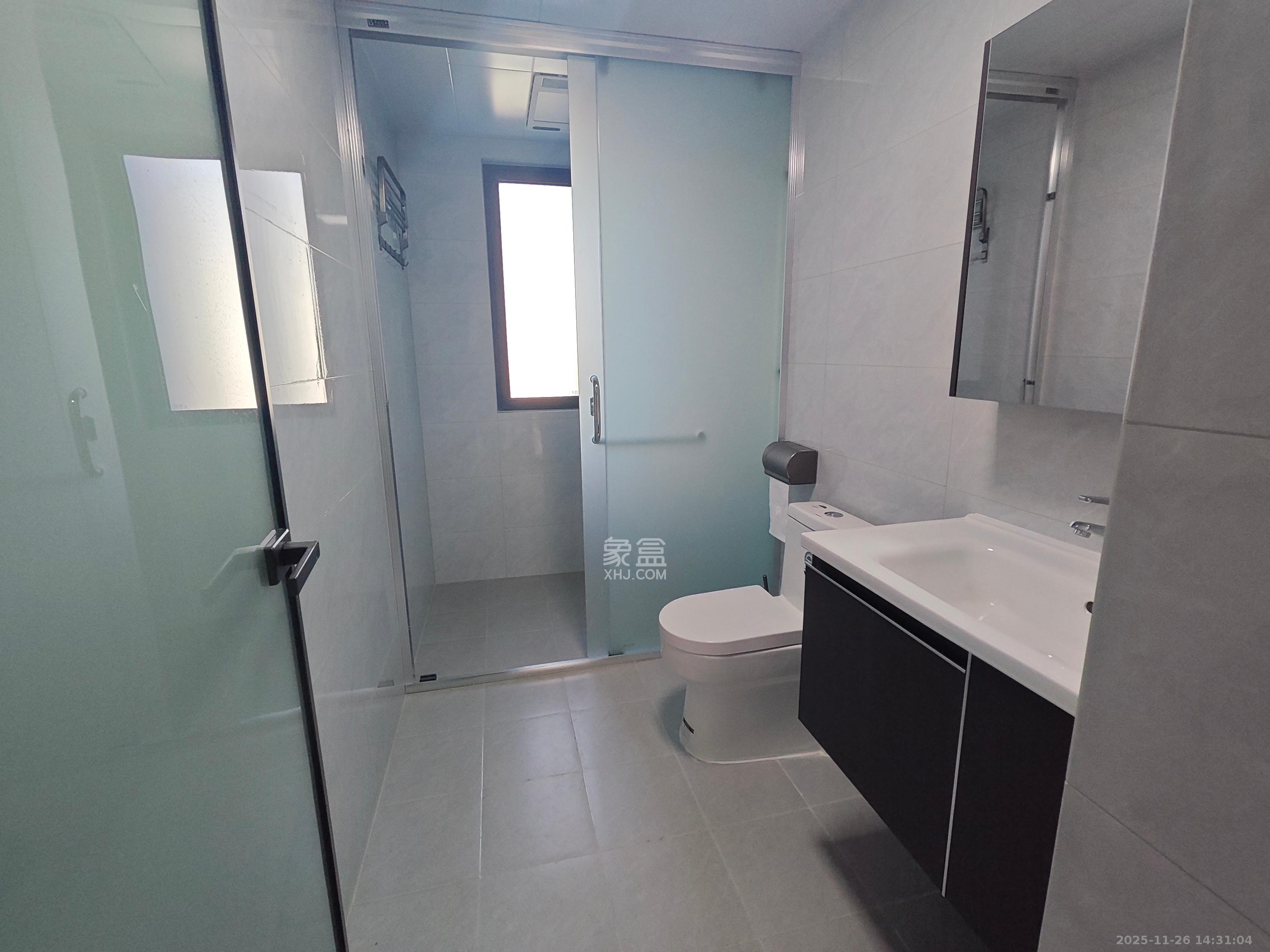 谷山景苑  3室2厅2卫    2300.0元/月室内图