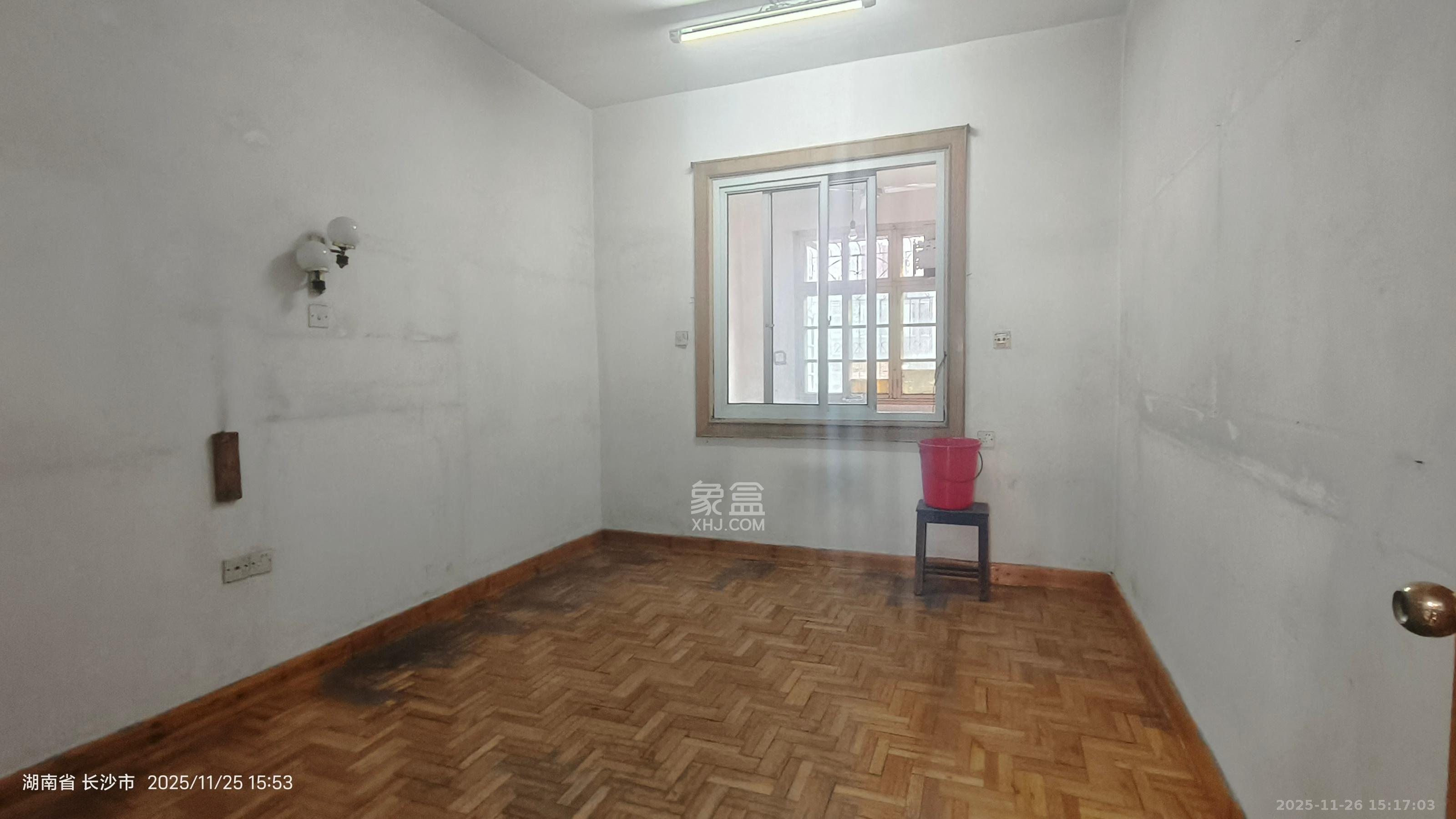 无线电信宿舍 2室0厅0卫 1600.0元/月 无线电信宿舍 2室0厅0卫 1600.0元/月室内图