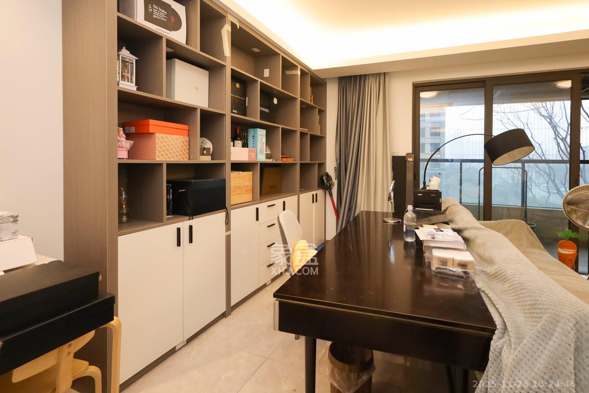 龙湖铂金中心（龙湖春江郦城）  3室2厅2卫    4800.0元/月室内图