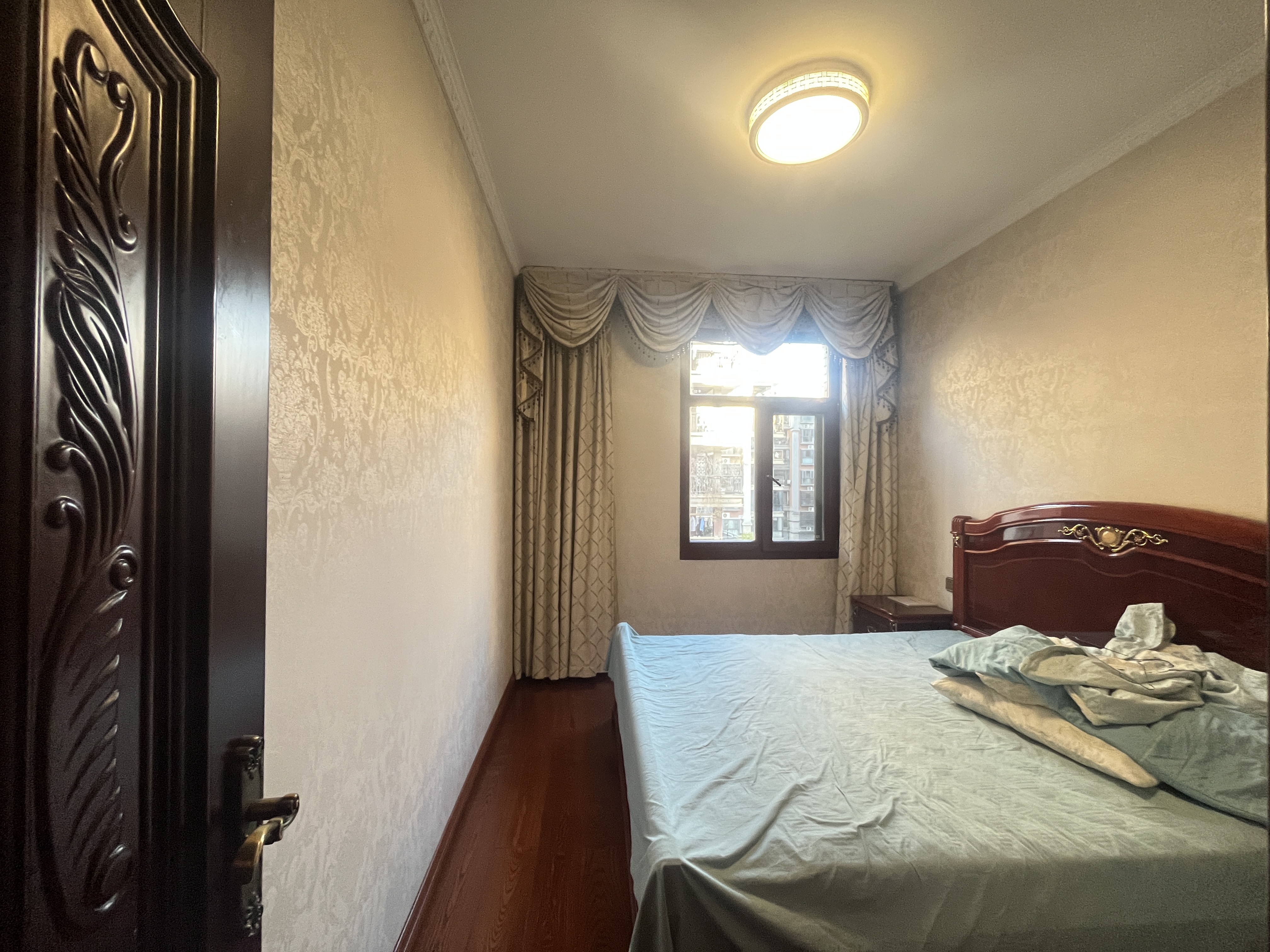 国土鑫苑 5室2厅2卫 156.0万 国土鑫苑 5室2厅2卫 156.0万客厅