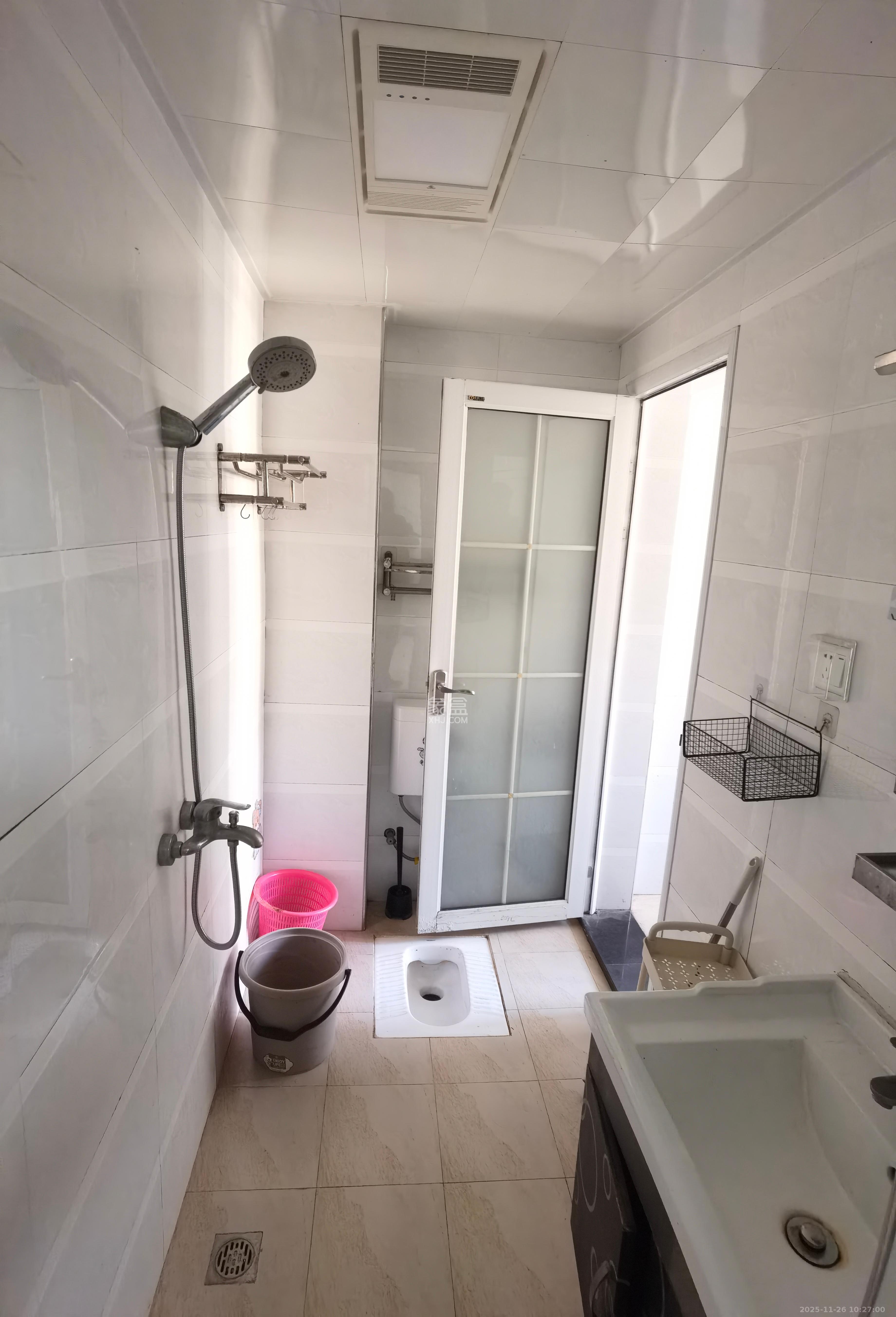 百纳广场（百纳公寓）  2室1厅1卫    2200.0元/月室内图