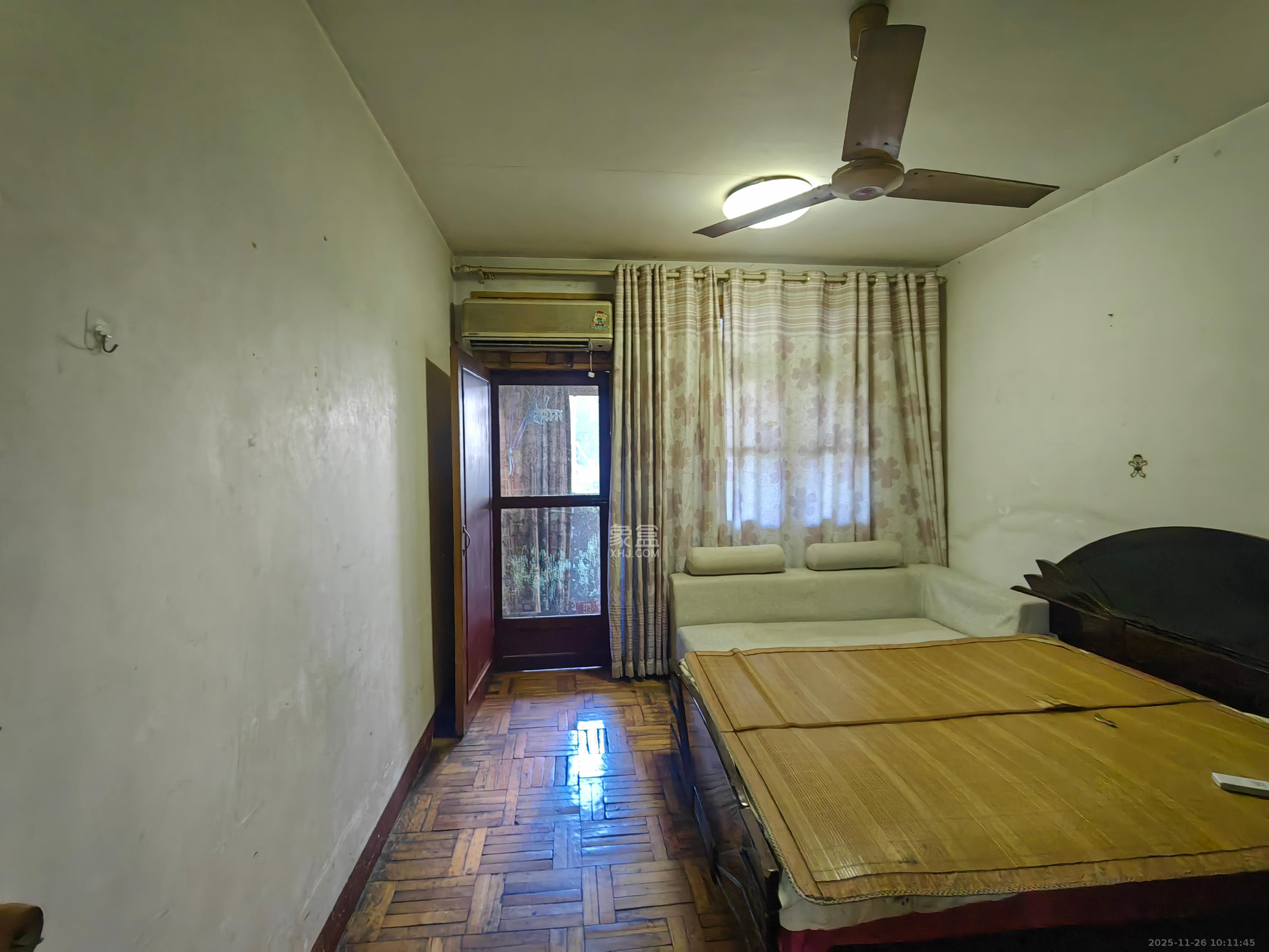 汽制宿舍 2室2厅1卫 1100.0元/月 汽制宿舍 2室2厅1卫 1100.0元/月室内图