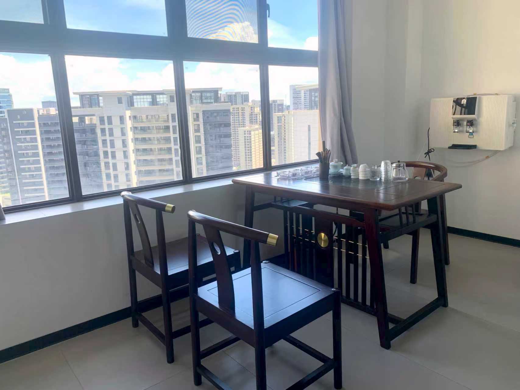 海航豪庭南苑 4室2厅2卫 9000.0元/月 海航豪庭南苑 4室2厅2卫 9000.0元/月室内图