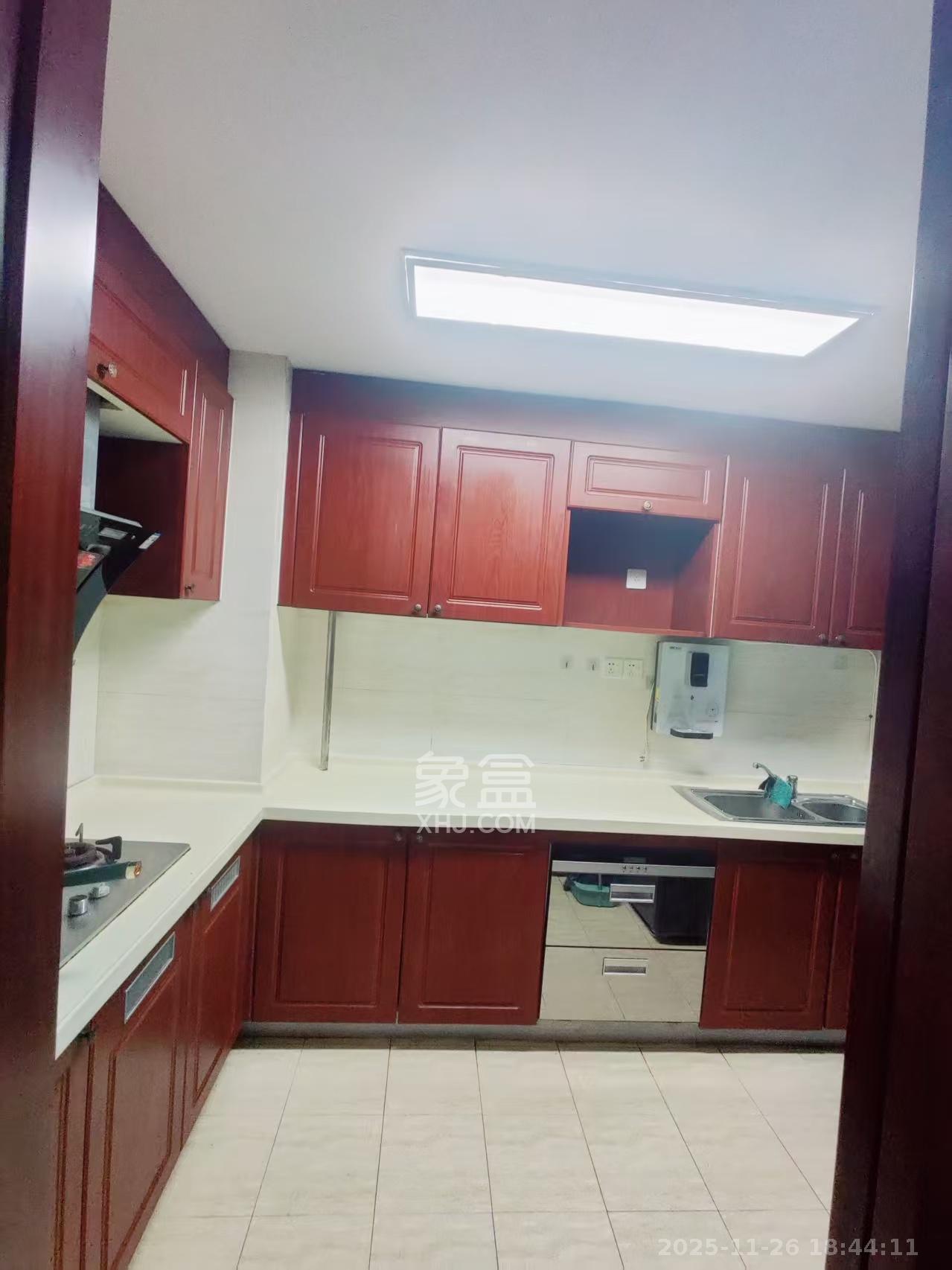 富基世纪公园  3室2厅2卫    1800.0元/月室内图