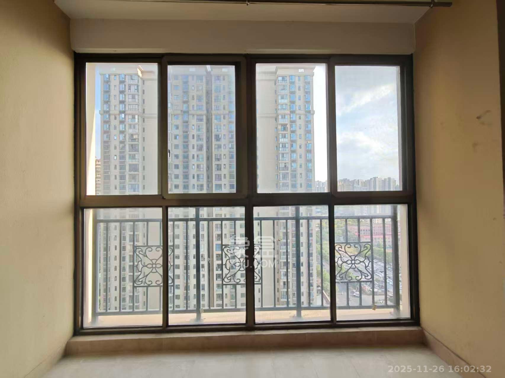 江山帝景哈佛  1室0厅0卫    2000.0元/月室内图