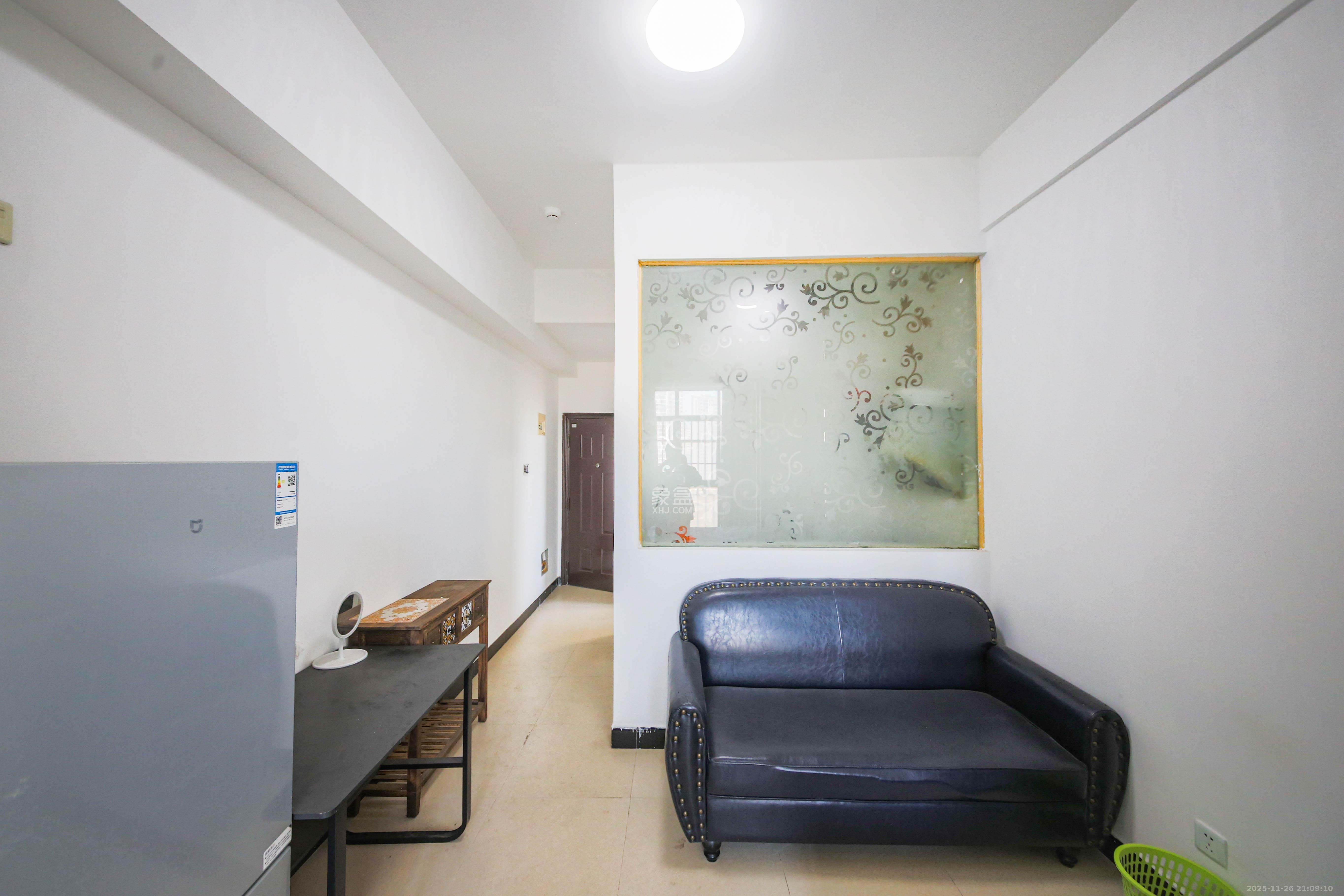 鑫远湘府逸园 1室1厅1卫 23.0万 鑫远湘府逸园 1室1厅1卫 23.0万客厅