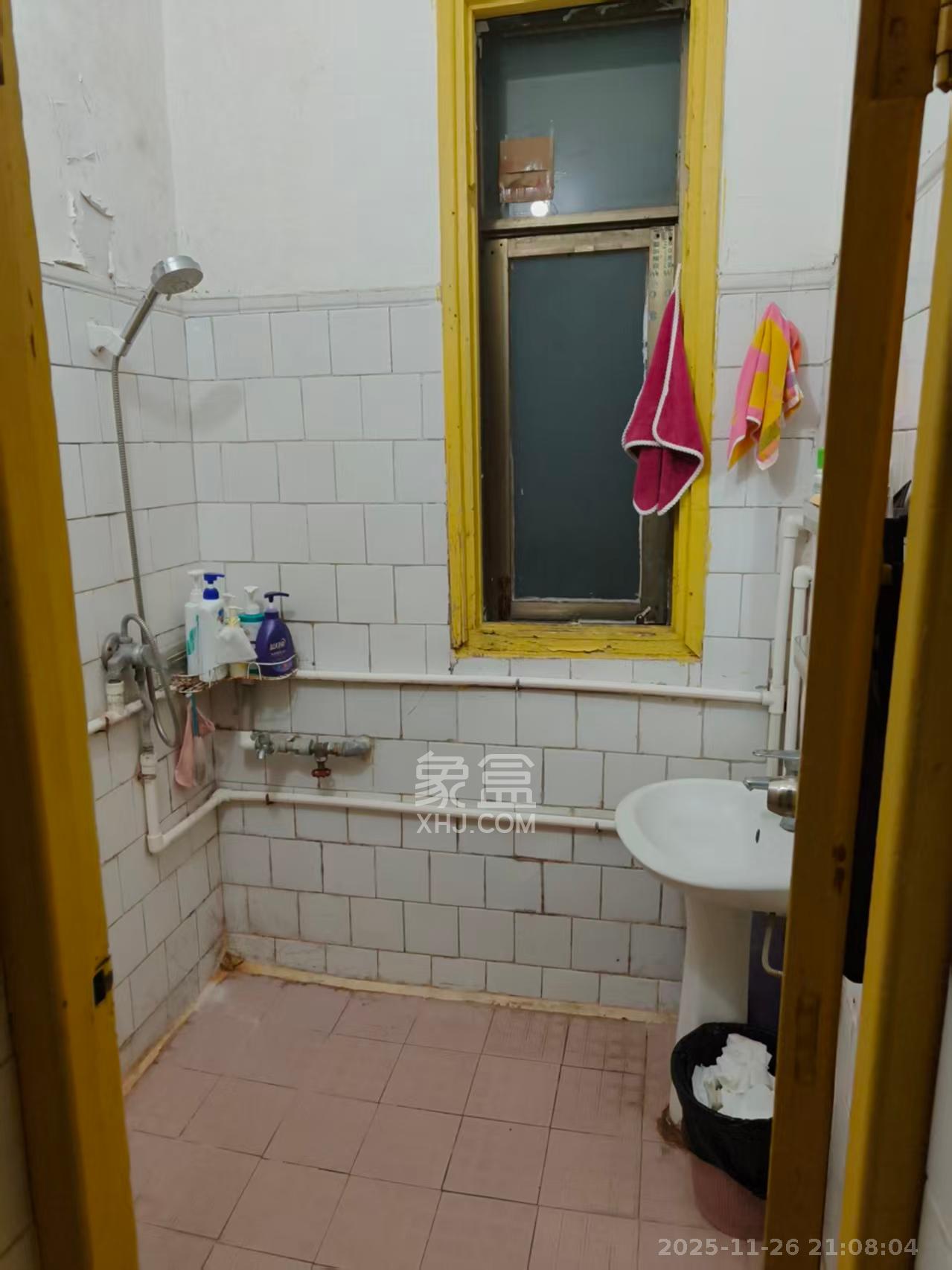 湖南大剧院 1室1厅1卫 1200.0元/月 湖南大剧院 1室1厅1卫 1200.0元/月室内图