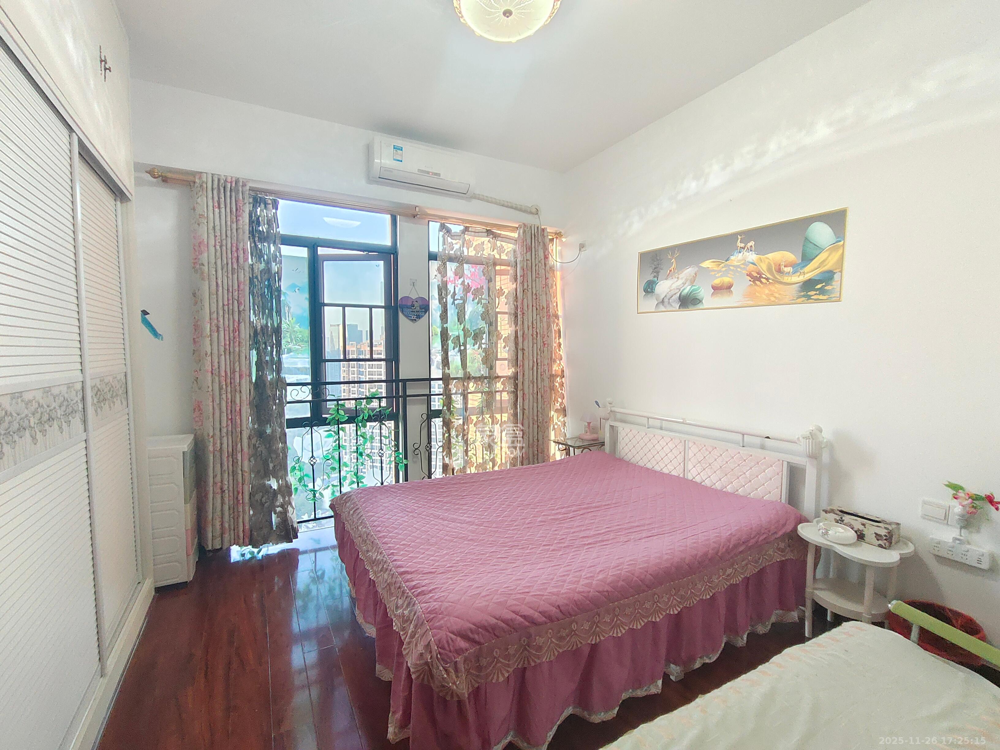 融圣国际 2室1厅1卫 2400.0元/月 融圣国际 2室1厅1卫 2400.0元/月室内图