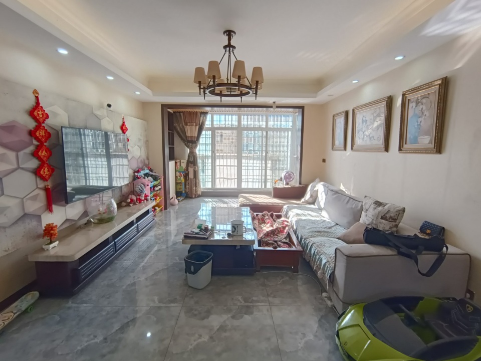 滨江花园  3室2厅2卫    56.8万