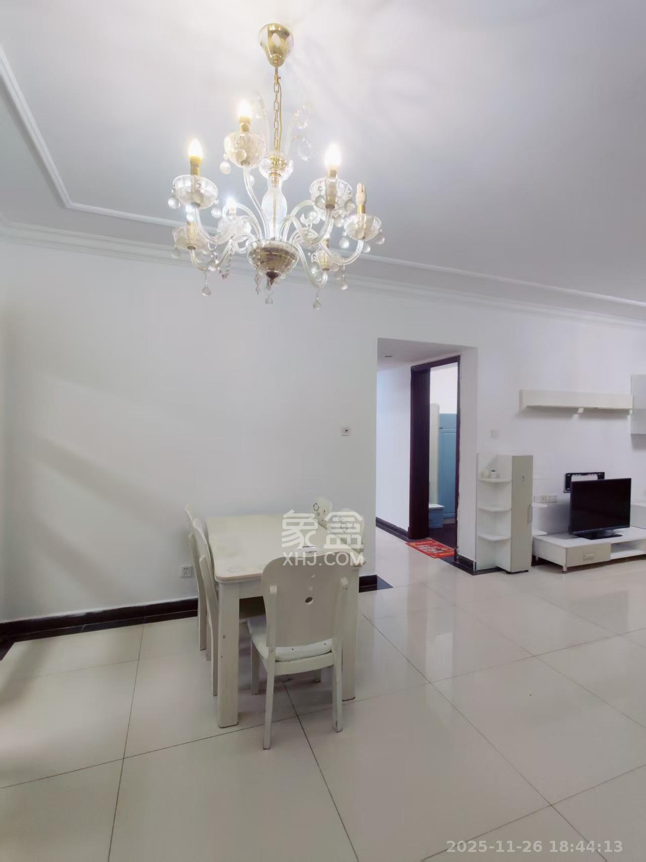 富基世纪公园  3室2厅2卫    1800.0元/月室内图