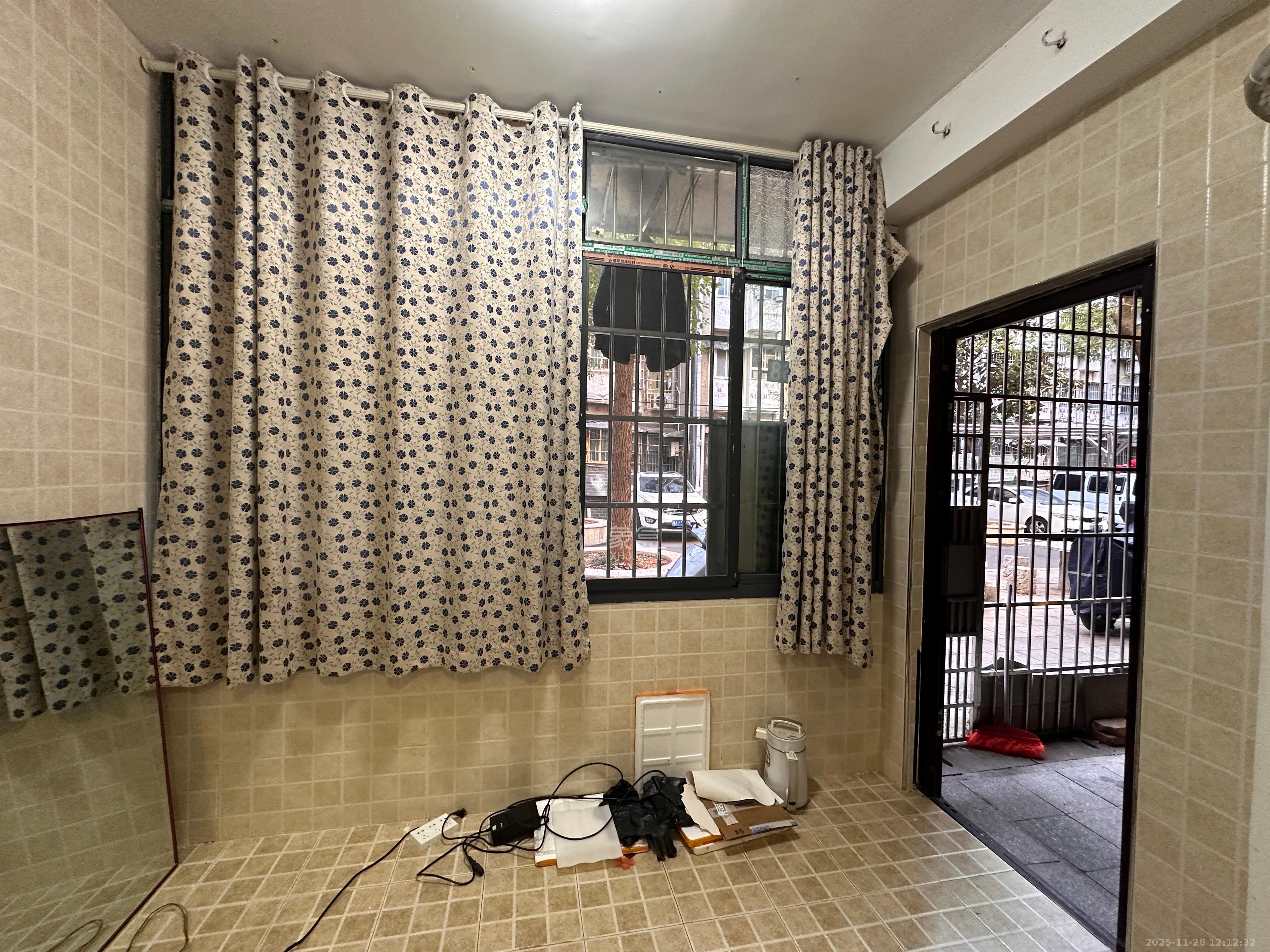 长坡社区 2室1厅1卫 1700.0元/月 长坡社区 2室1厅1卫 1700.0元/月室内图