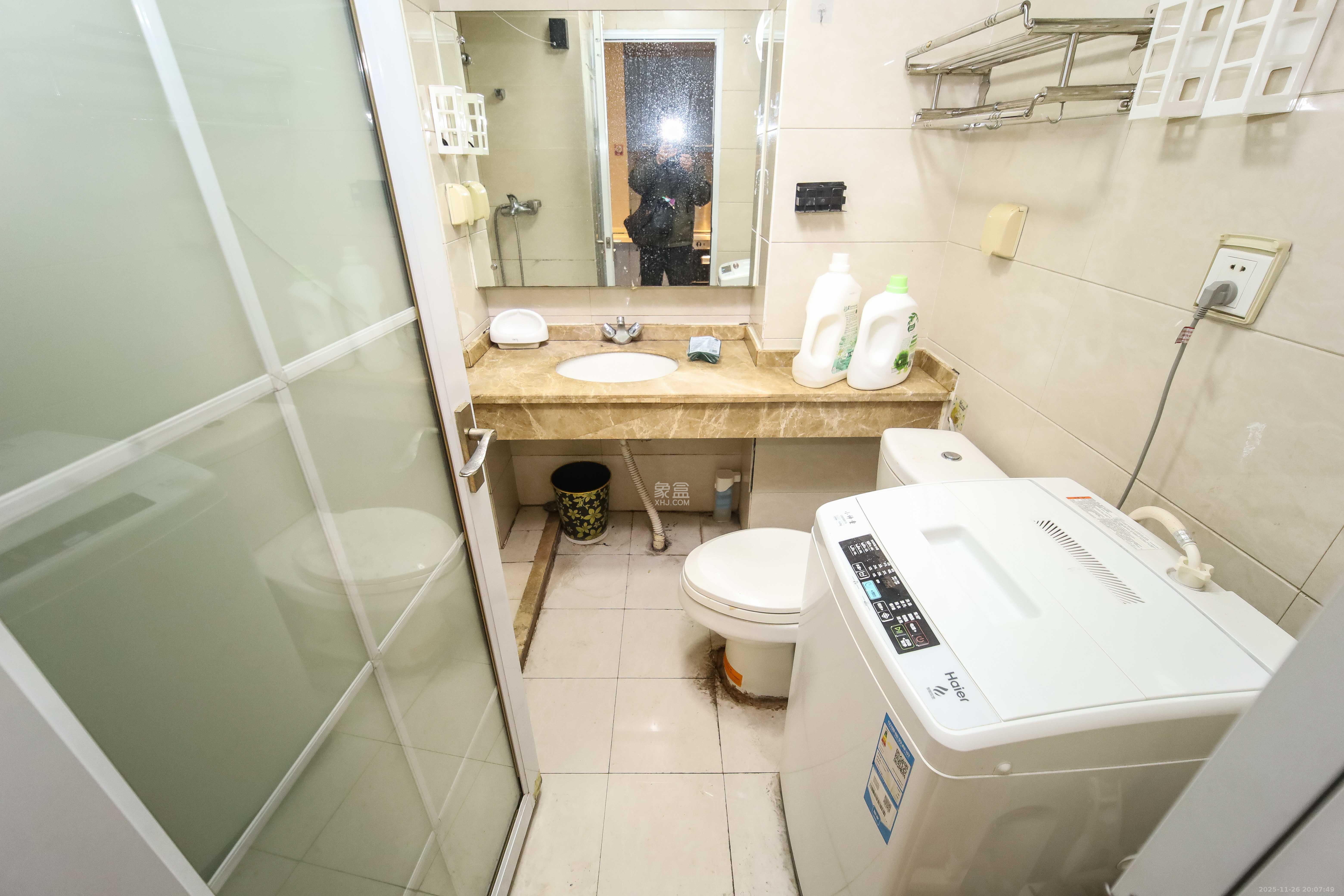 西子一间  1室1厅1卫    28.0万卫生间