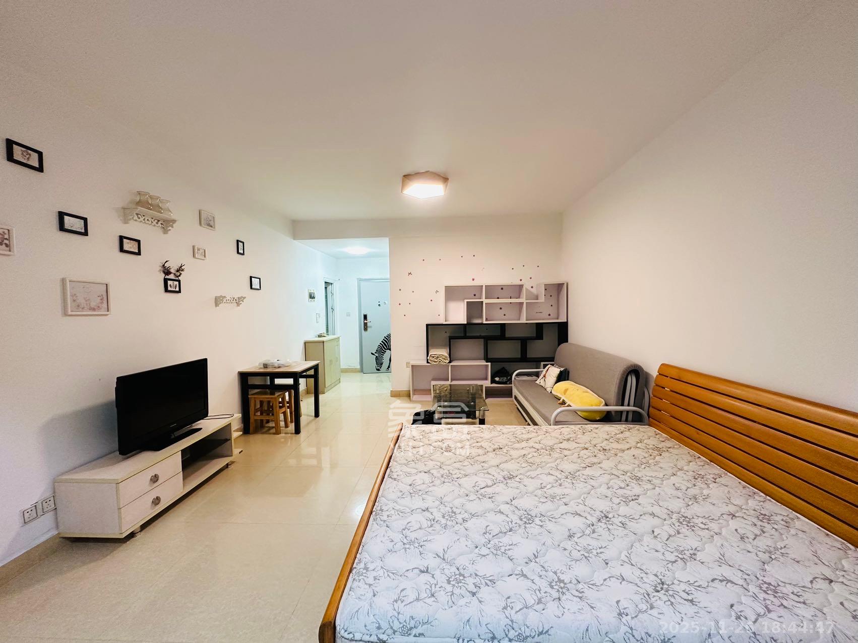 左岸右岸 1室0厅1卫 1800.0元/月 左岸右岸 1室0厅1卫 1800.0元/月室内图