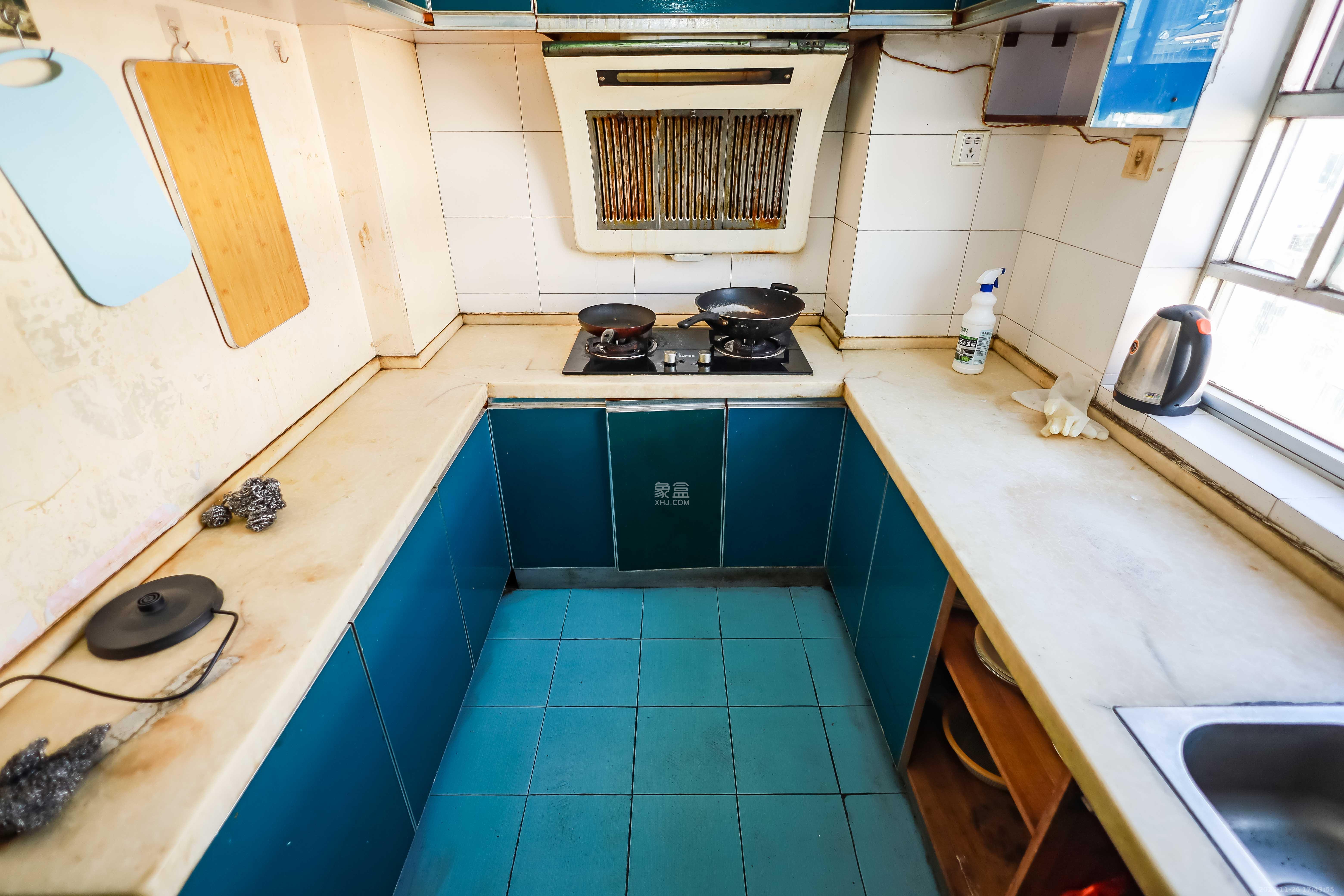 咸嘉新村嘉兴苑 5室3厅3卫 165.0万 咸嘉新村嘉兴苑 5室3厅3卫 165.0万厨房