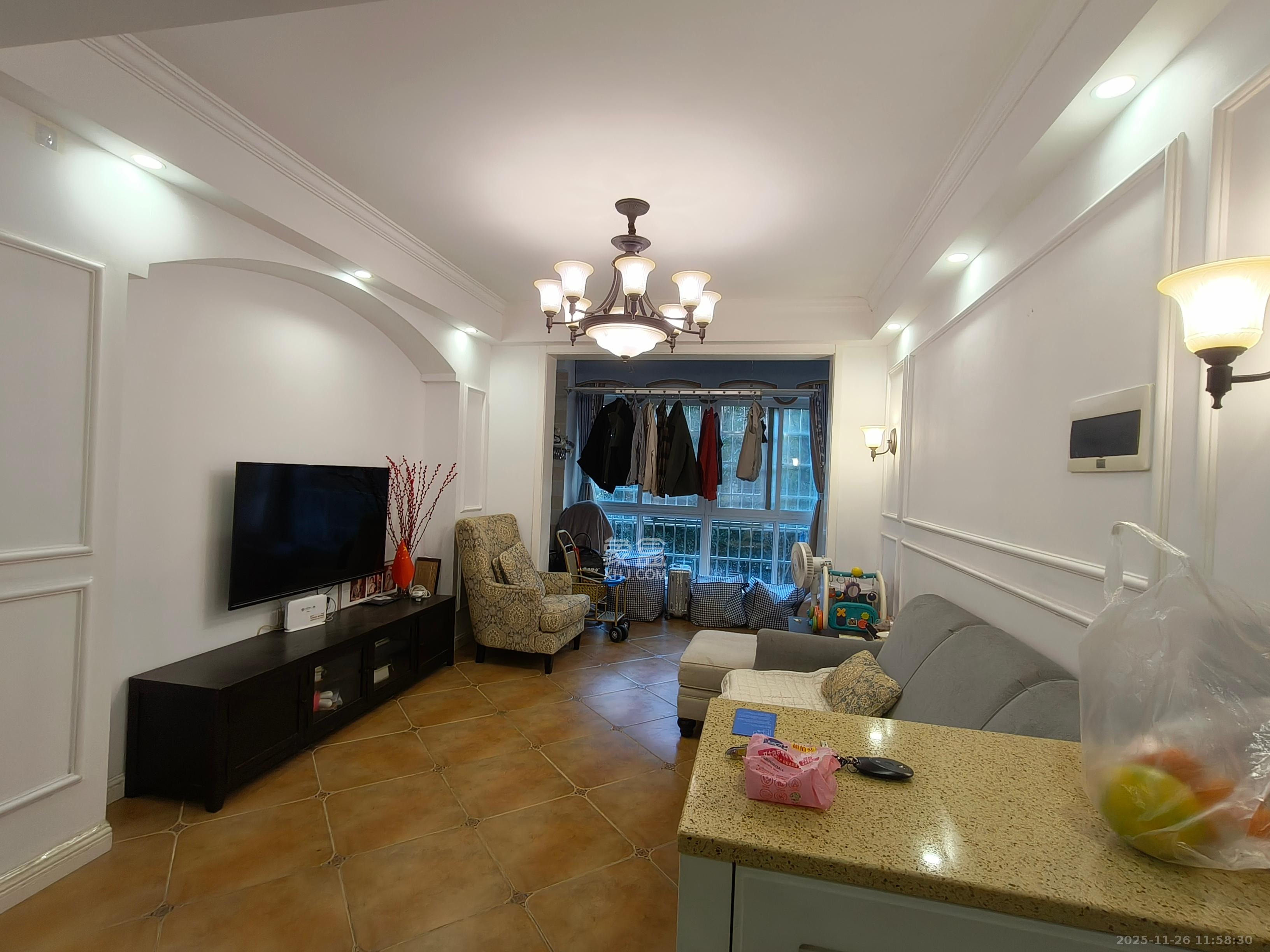 楚天世纪城西苑  3室2厅2卫    2100.0元/月室内图