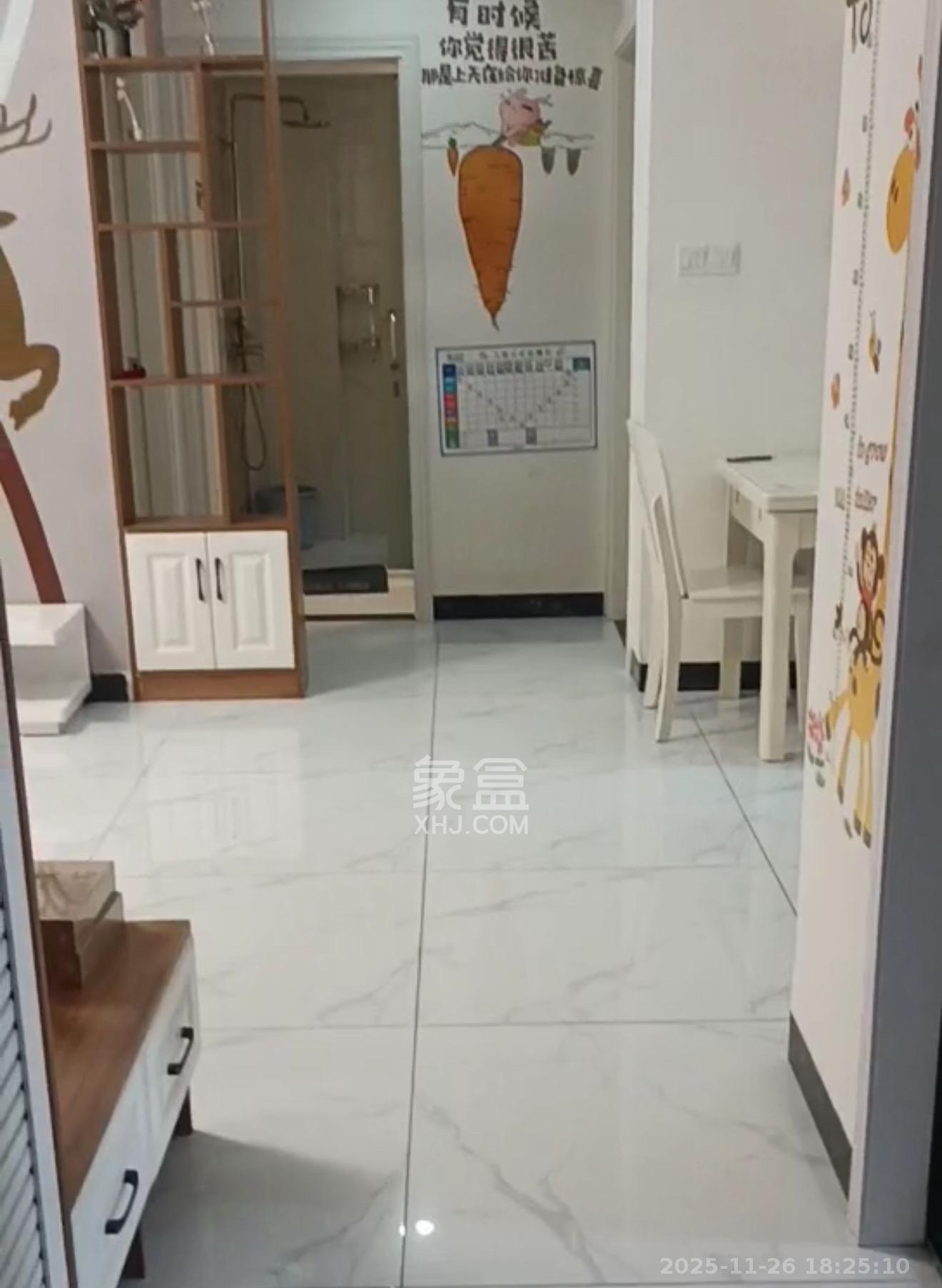 洋湖时代 3室2厅1卫 2300.0元/月 洋湖时代 3室2厅1卫 2300.0元/月室内图