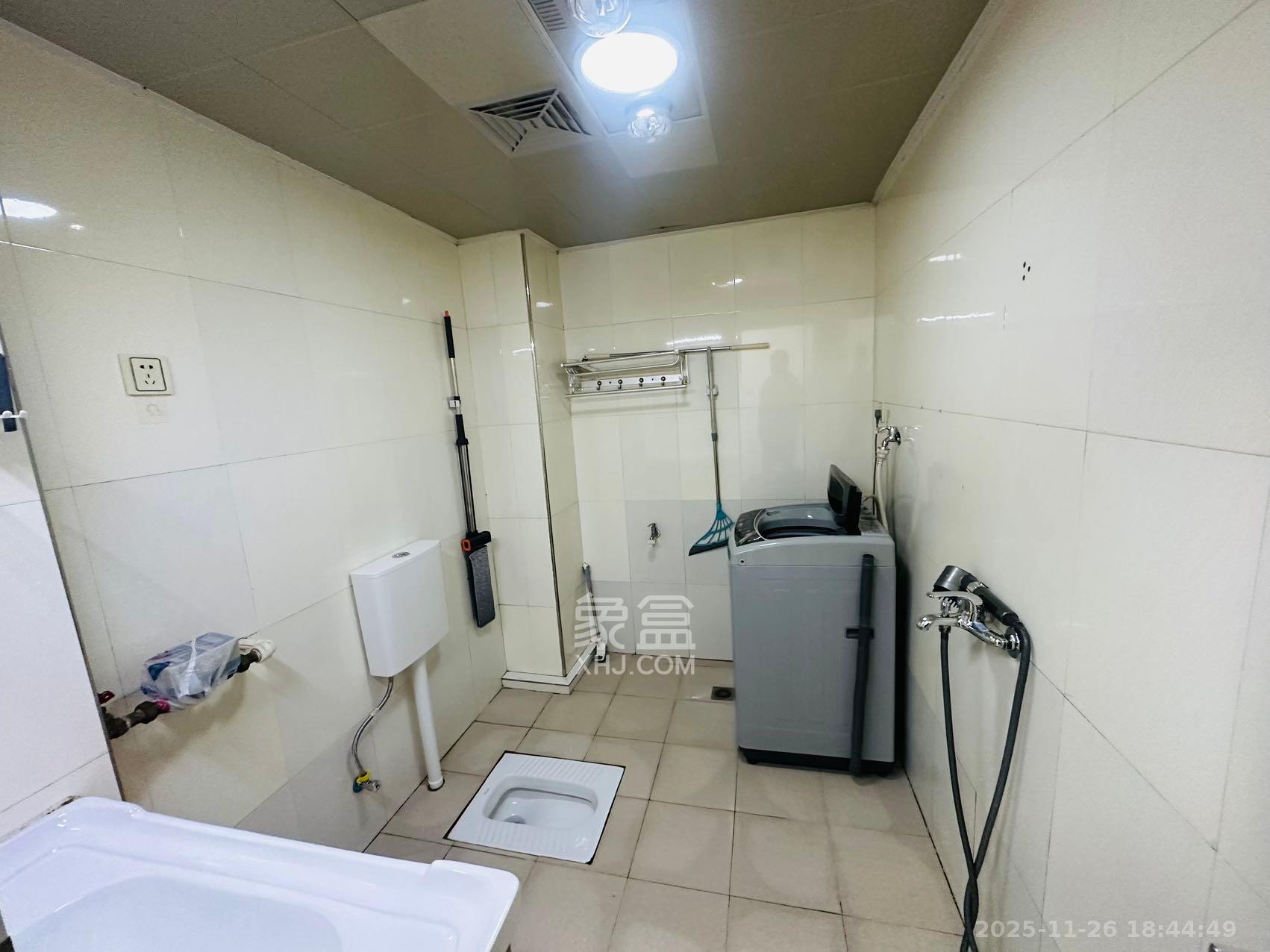 左岸右岸  1室0厅1卫    1800.0元/月室内图