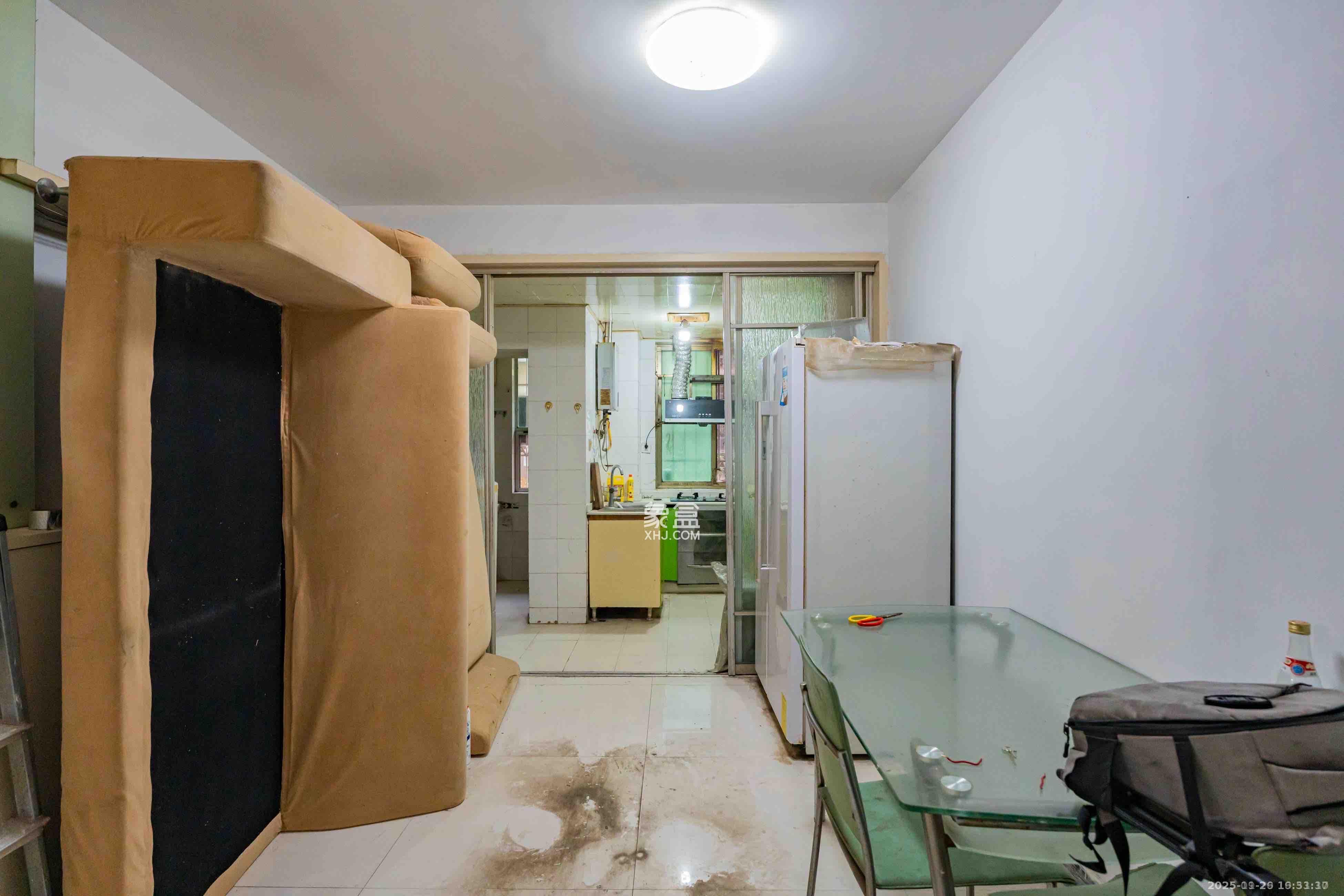 富湘园 3室2厅2卫 2500.0元/月 富湘园 3室2厅2卫 2500.0元/月室内图