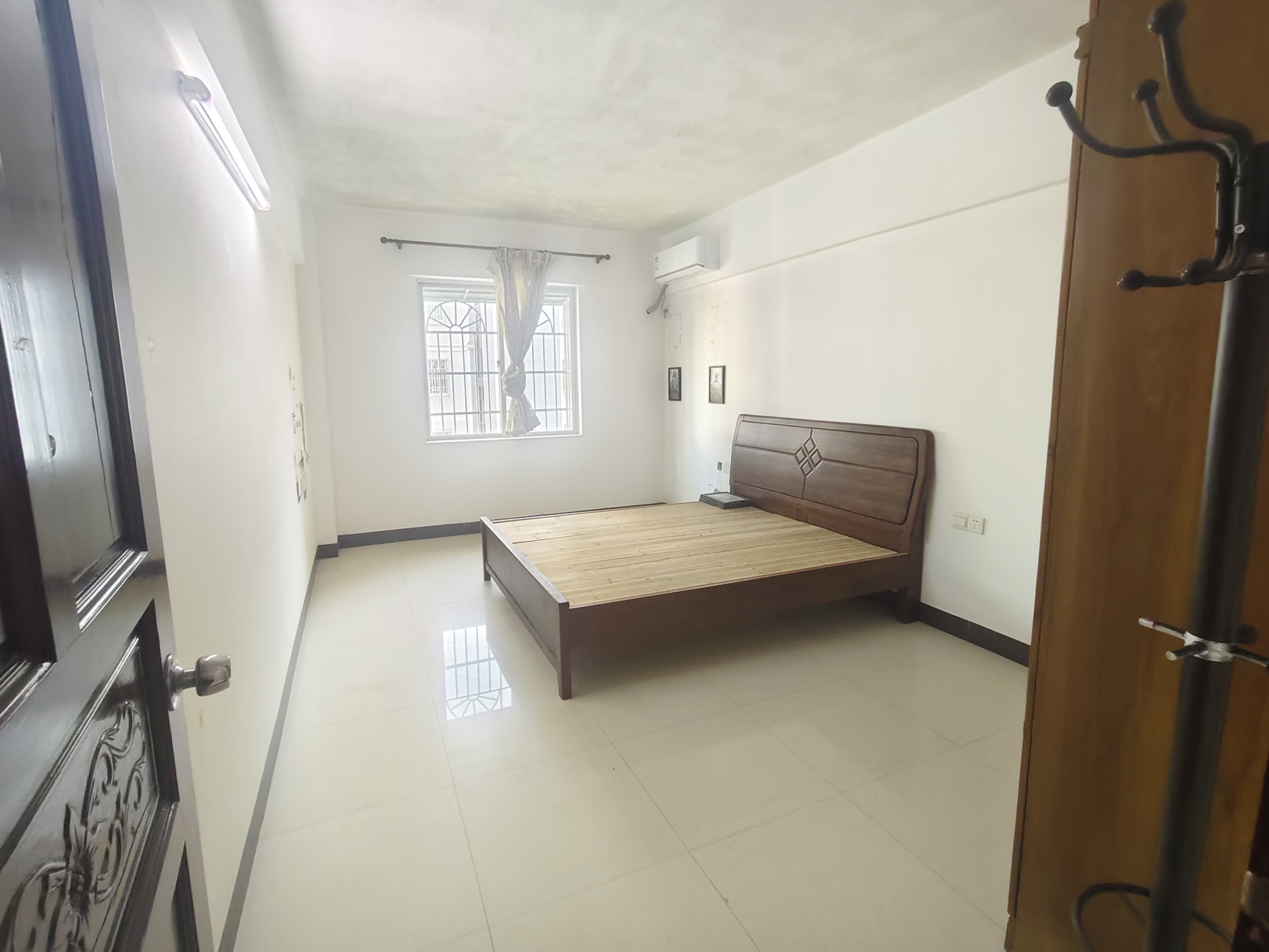 海口交通局宿舍 4室2厅2卫 2900.0元/月 海口交通局宿舍 4室2厅2卫 2900.0元/月室内图