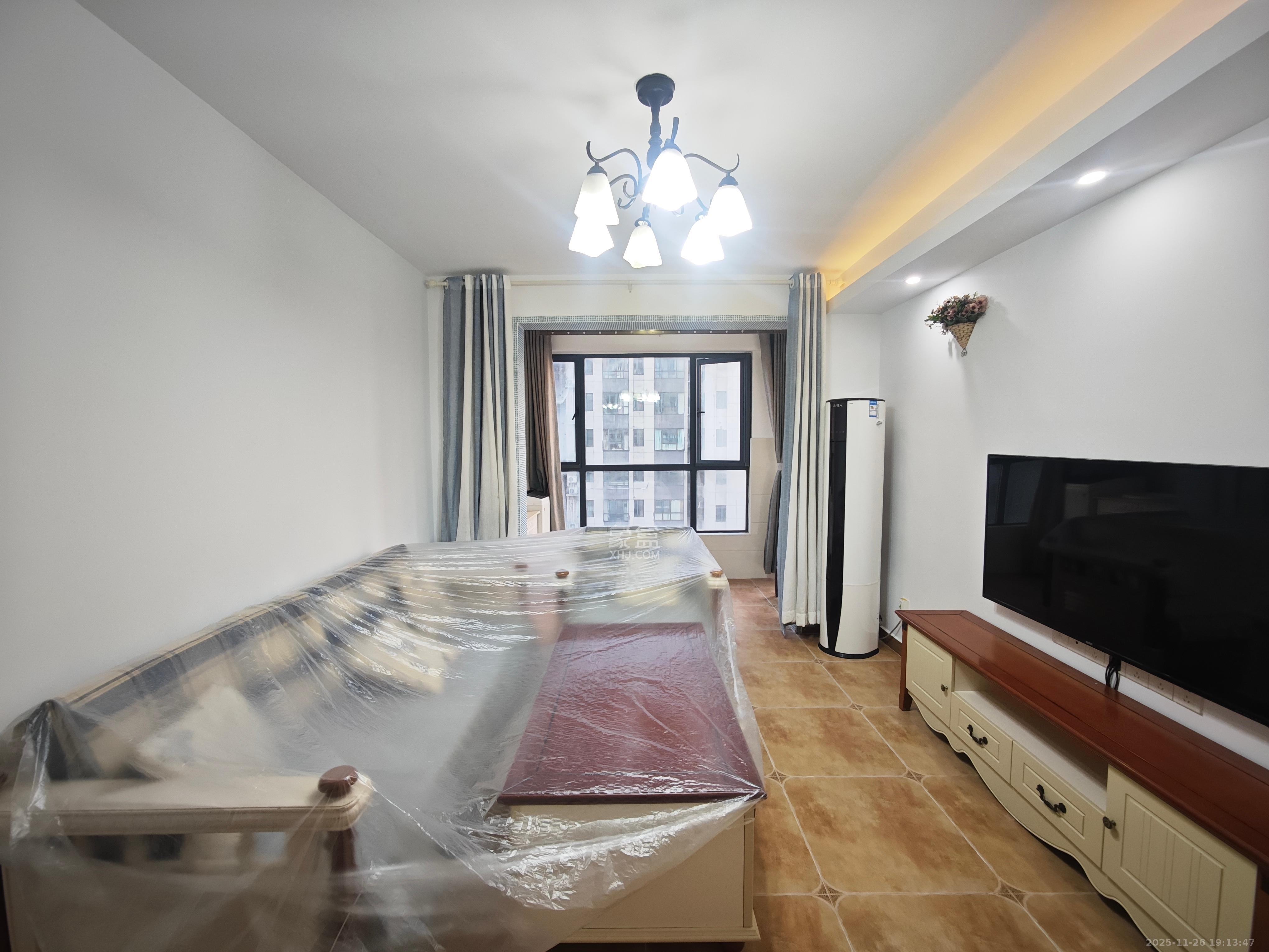 中国铁建梅溪青秀一期  3室2厅1卫    2400.0元/月室内图1