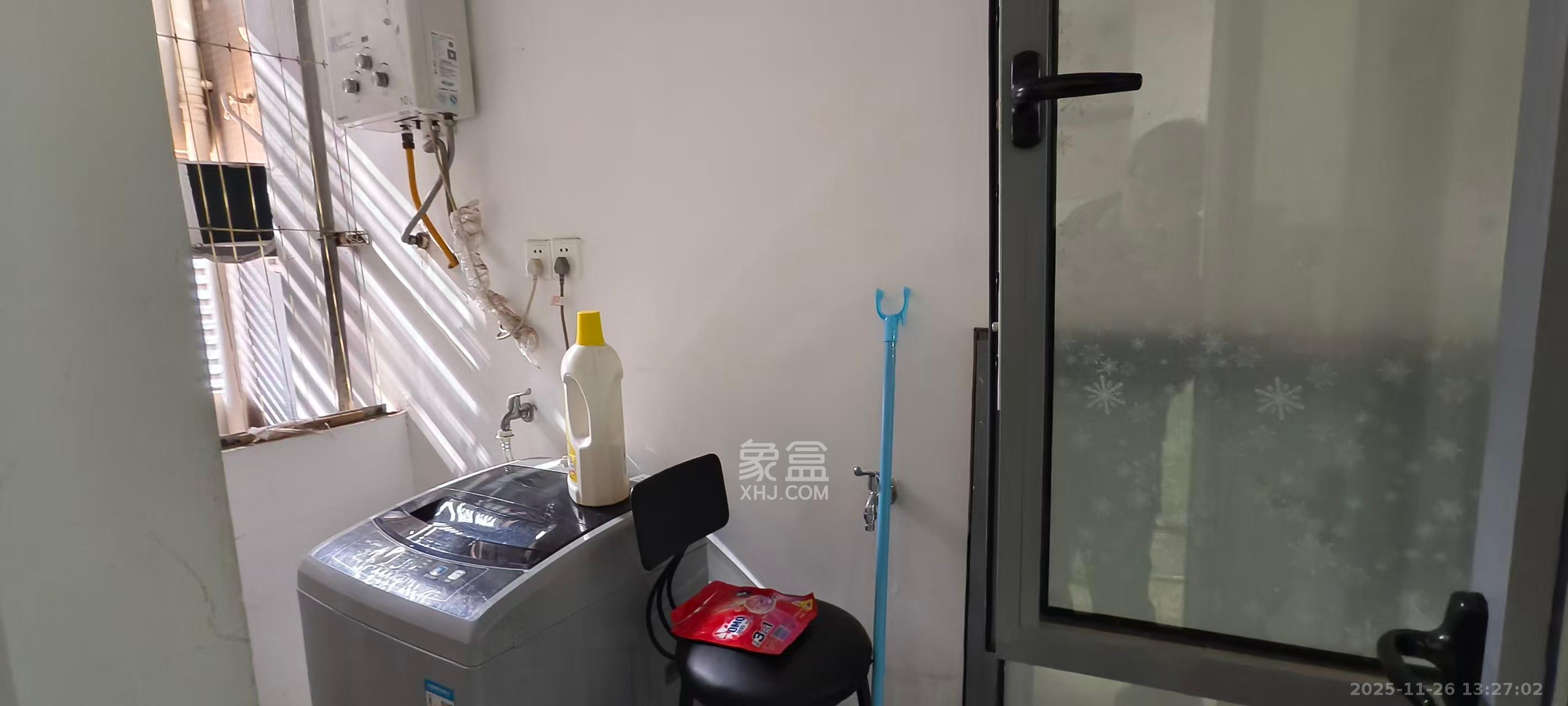 东怡外国(南湖一号) 2室1厅1卫 2400.0元/月 东怡外国(南湖一号) 2室1厅1卫 2400.0元/月室内图