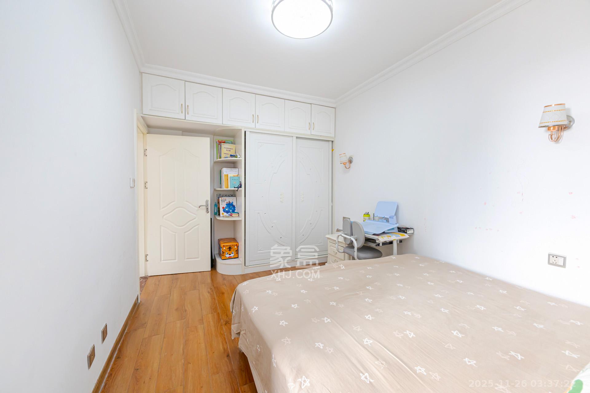 明发国际城 3室2厅1卫 75.0万 明发国际城 3室2厅1卫 75.0万卧室