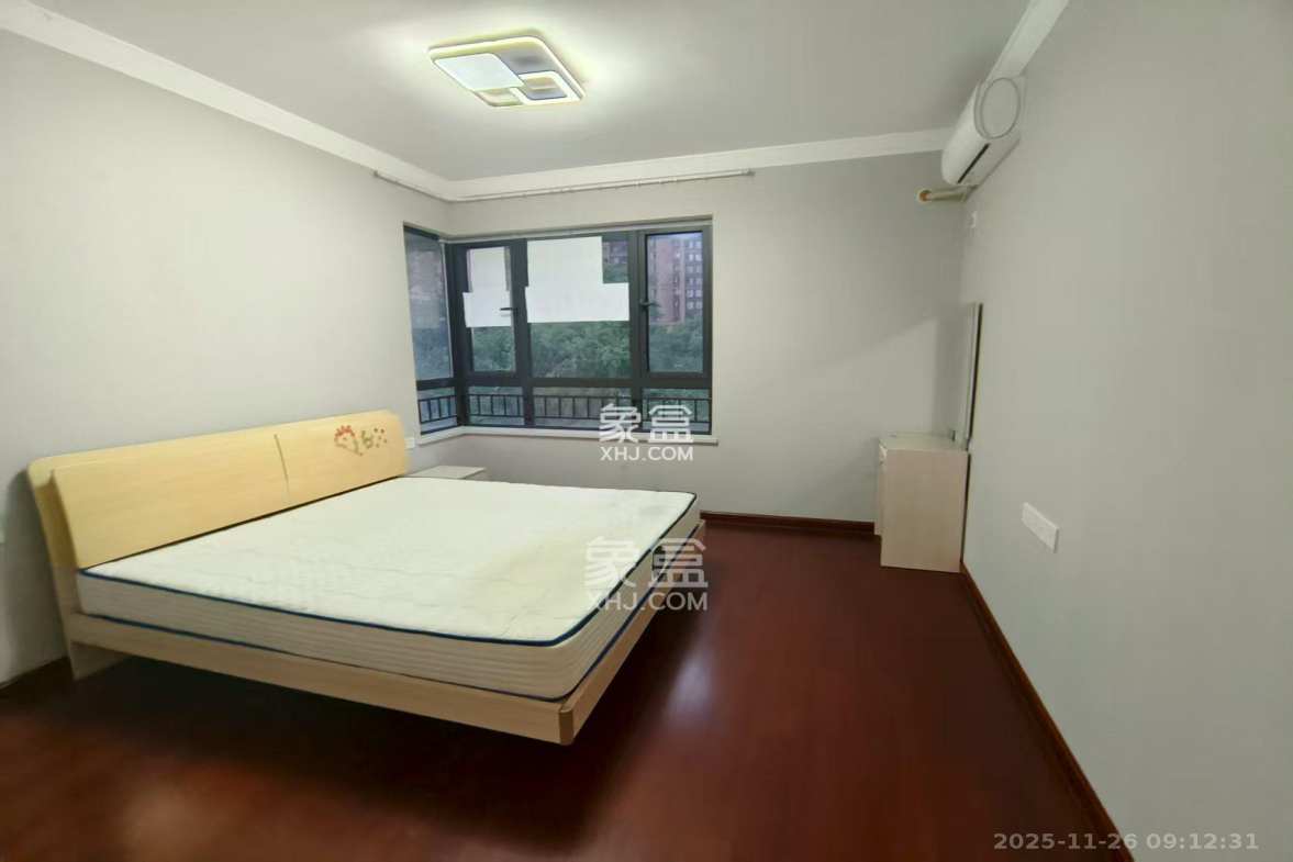 中海国际二期 3室2厅2卫 2100.0元/月 中海国际二期 3室2厅2卫 2100.0元/月室内图