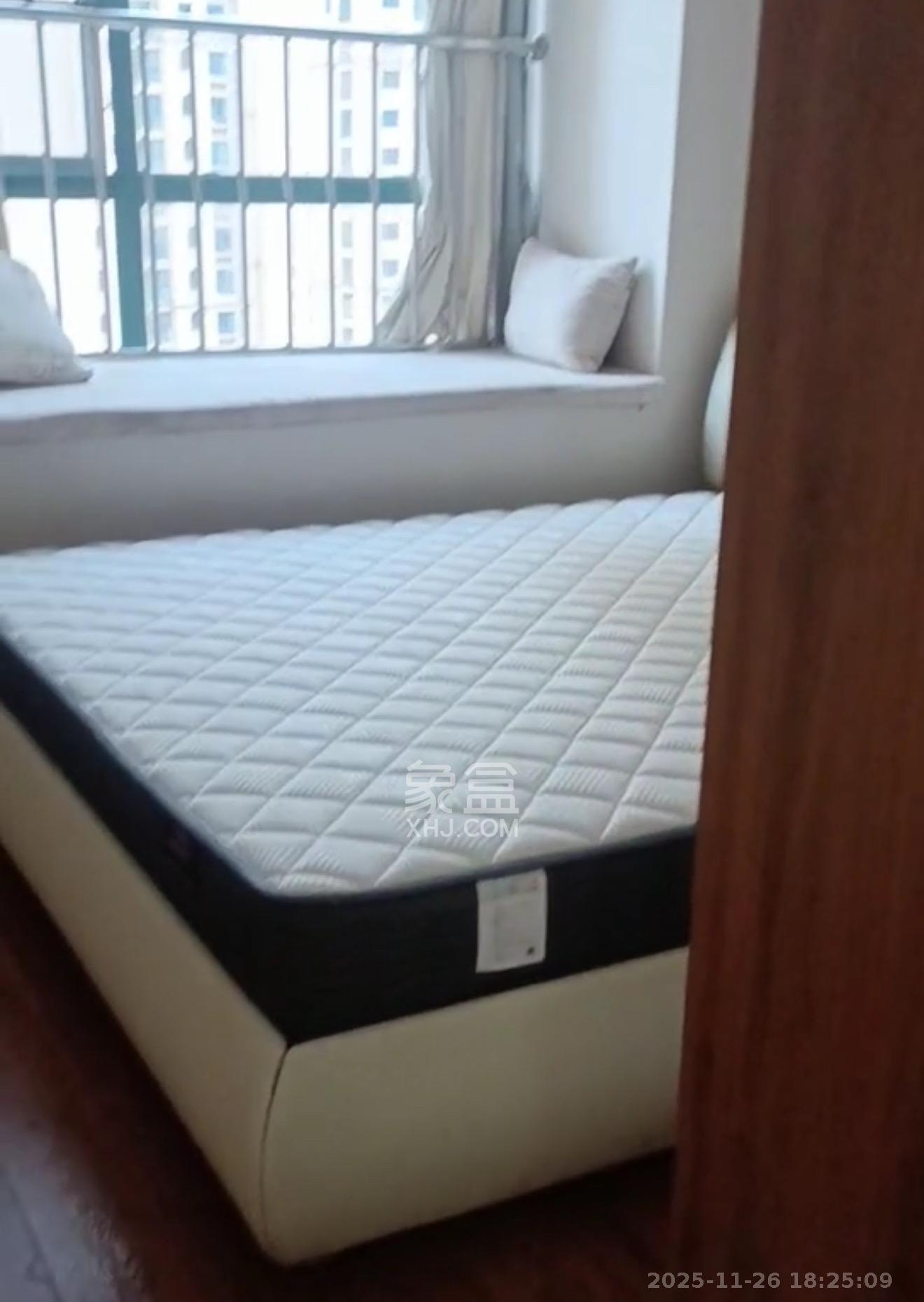 洋湖时代  3室2厅1卫    2300.0元/月室内图