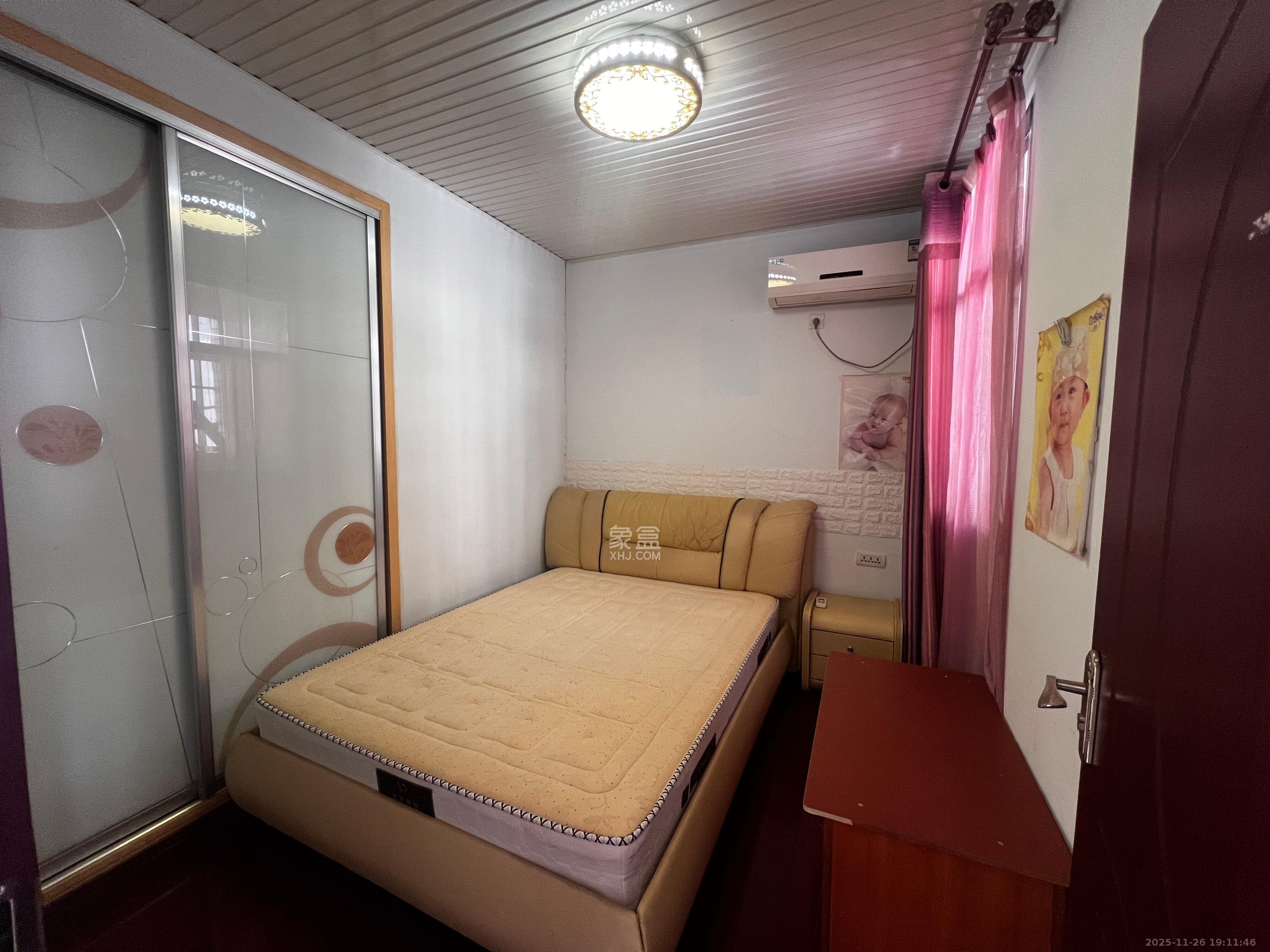 青园小区(青园社区安置房) 2室2厅1卫 1700.0元/月 青园小区(青园社区安置房) 2室2厅1卫 1700.0元/月室内图