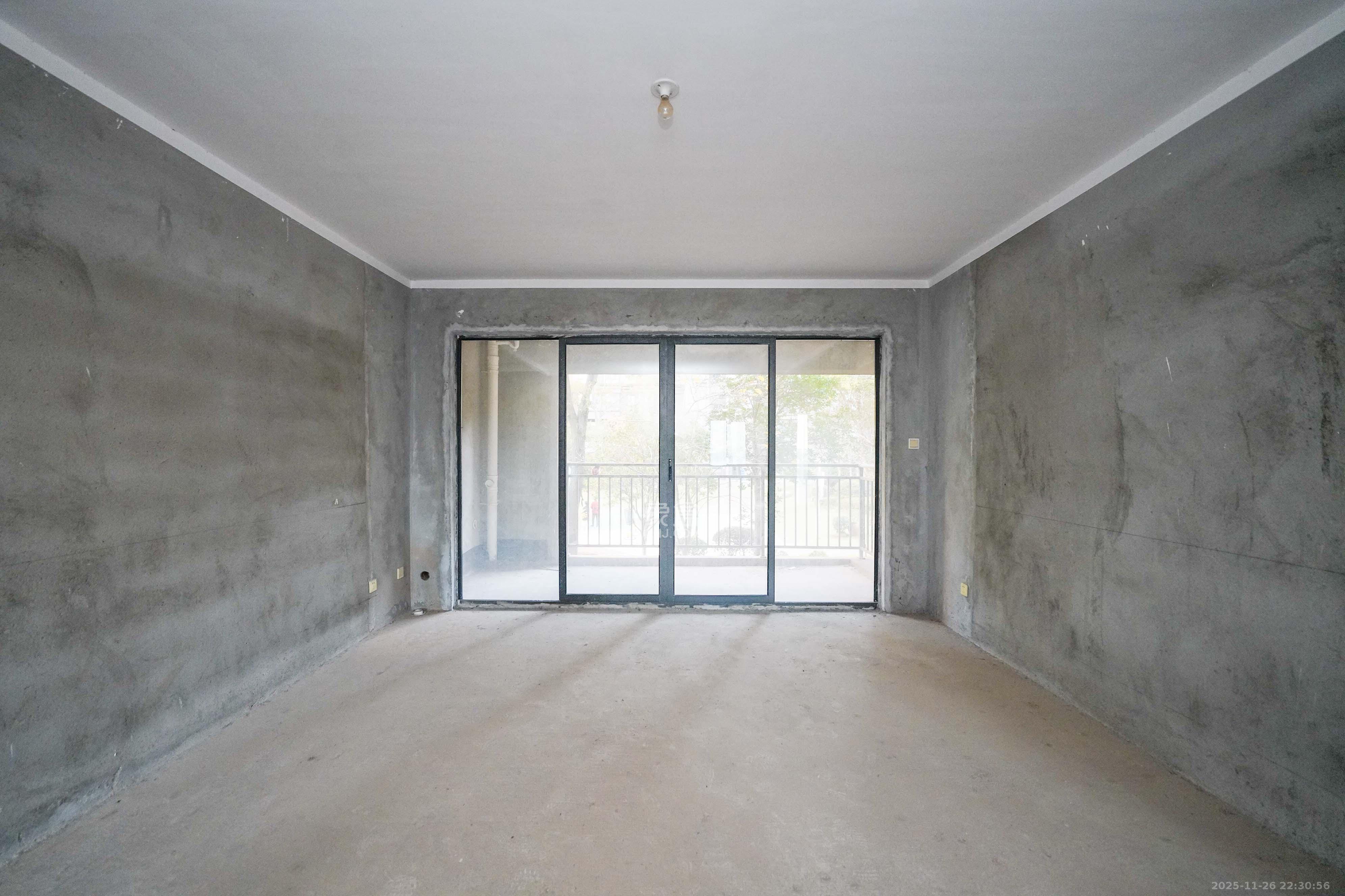 卢浮原著  3室2厅2卫    90.0万