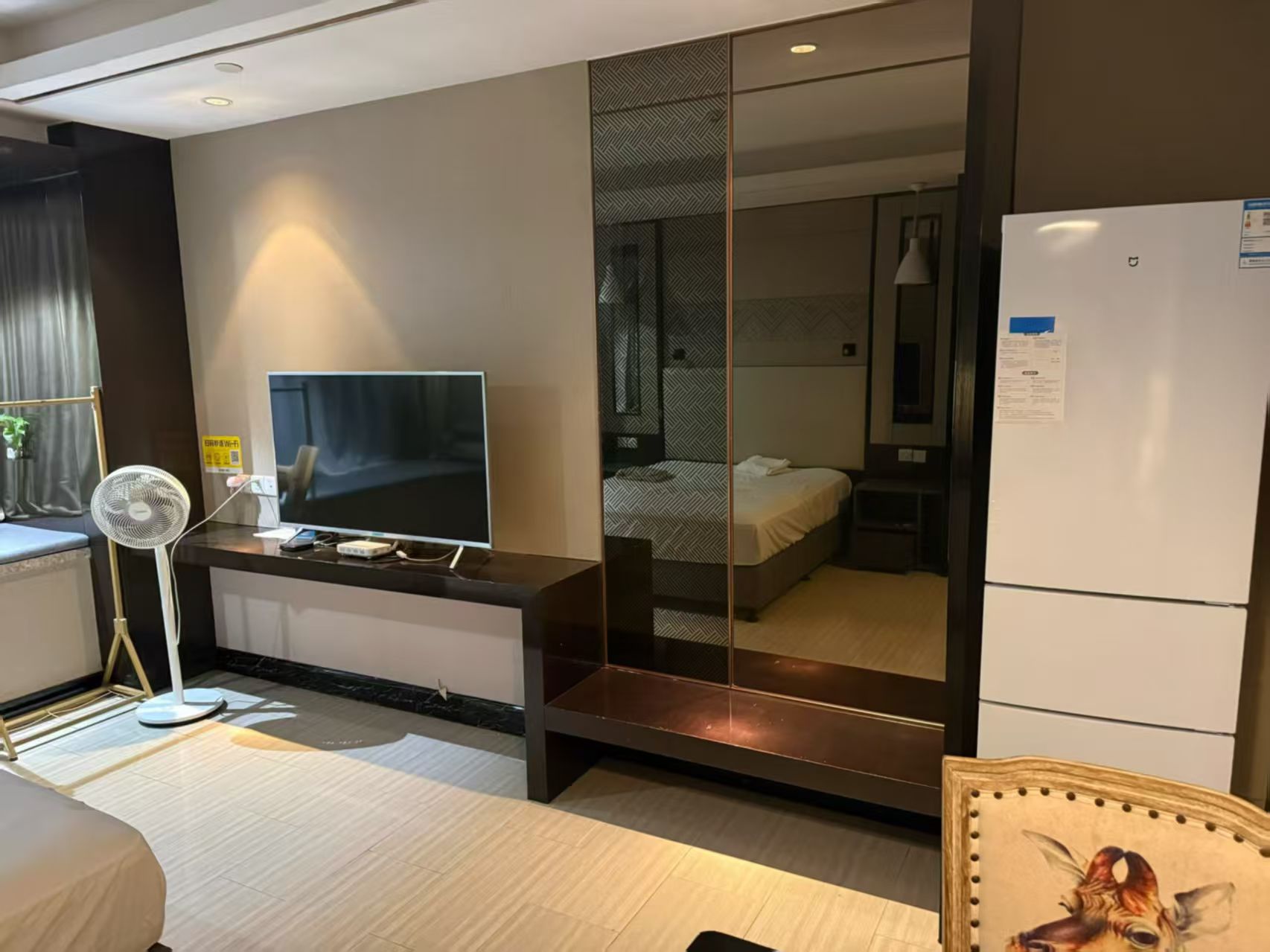 海航国际广场  1室0厅1卫    2200.0元/月