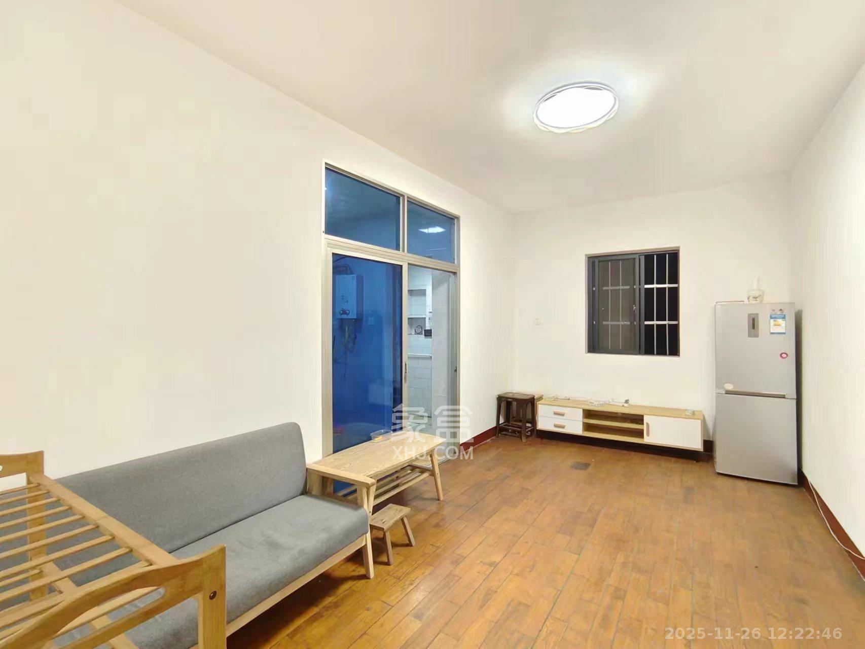 湘仪家园 4室2厅1卫 2000.0元/月 湘仪家园 4室2厅1卫 2000.0元/月室内图