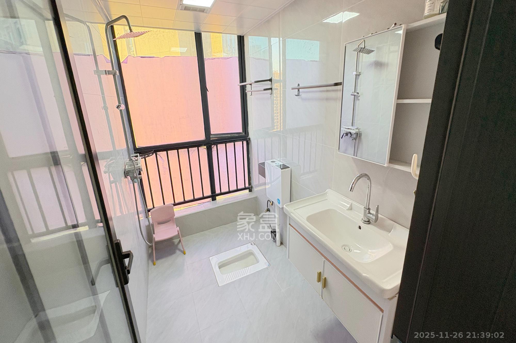 融圣国际  2室1厅1卫    89.0万卫生间