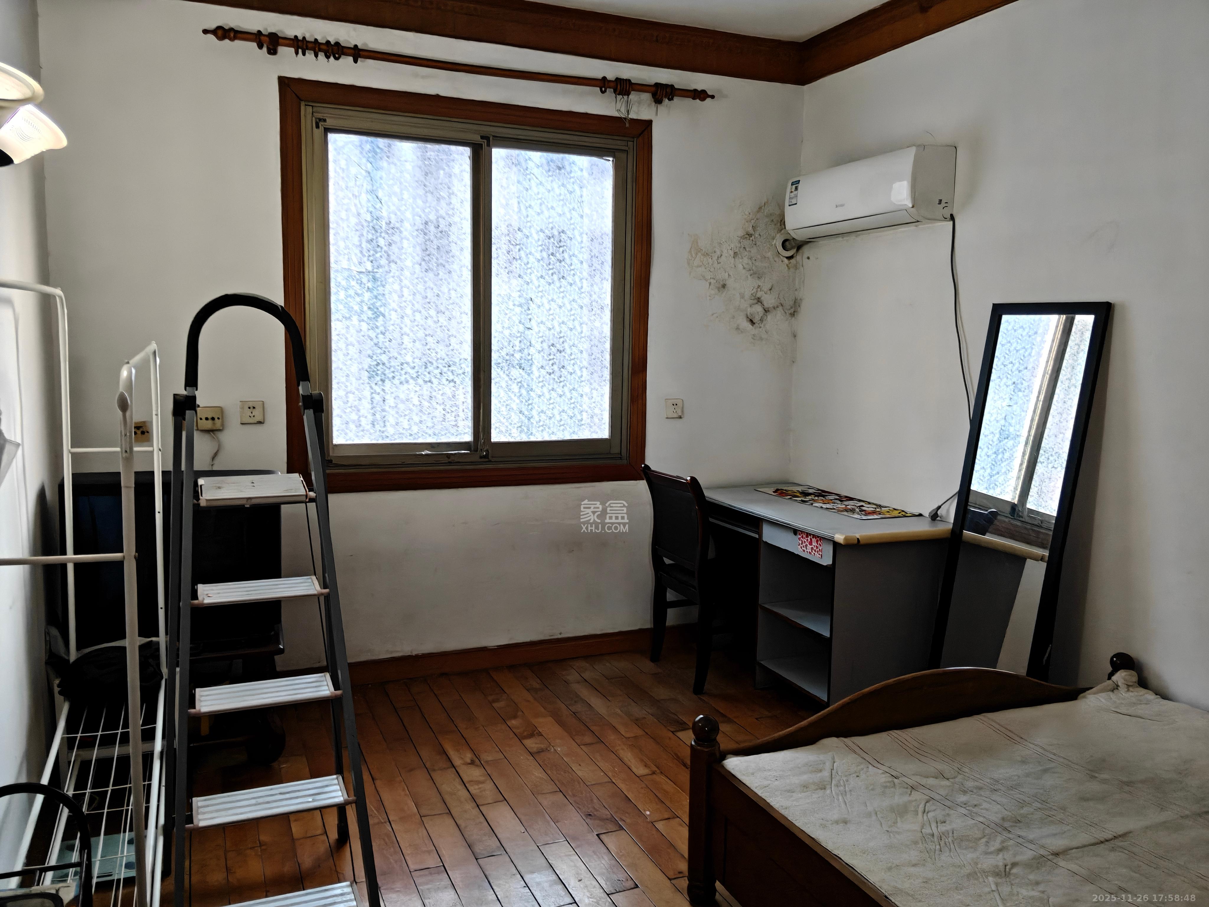 湖商住宅楼 3室1厅1卫 2200.0元/月 湖商住宅楼 3室1厅1卫 2200.0元/月室内图