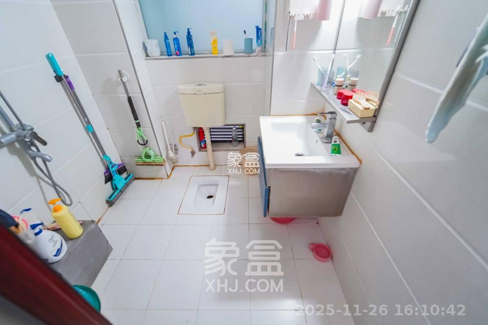 茂华国际湘  1室2厅1卫    2400.0元/月室内图