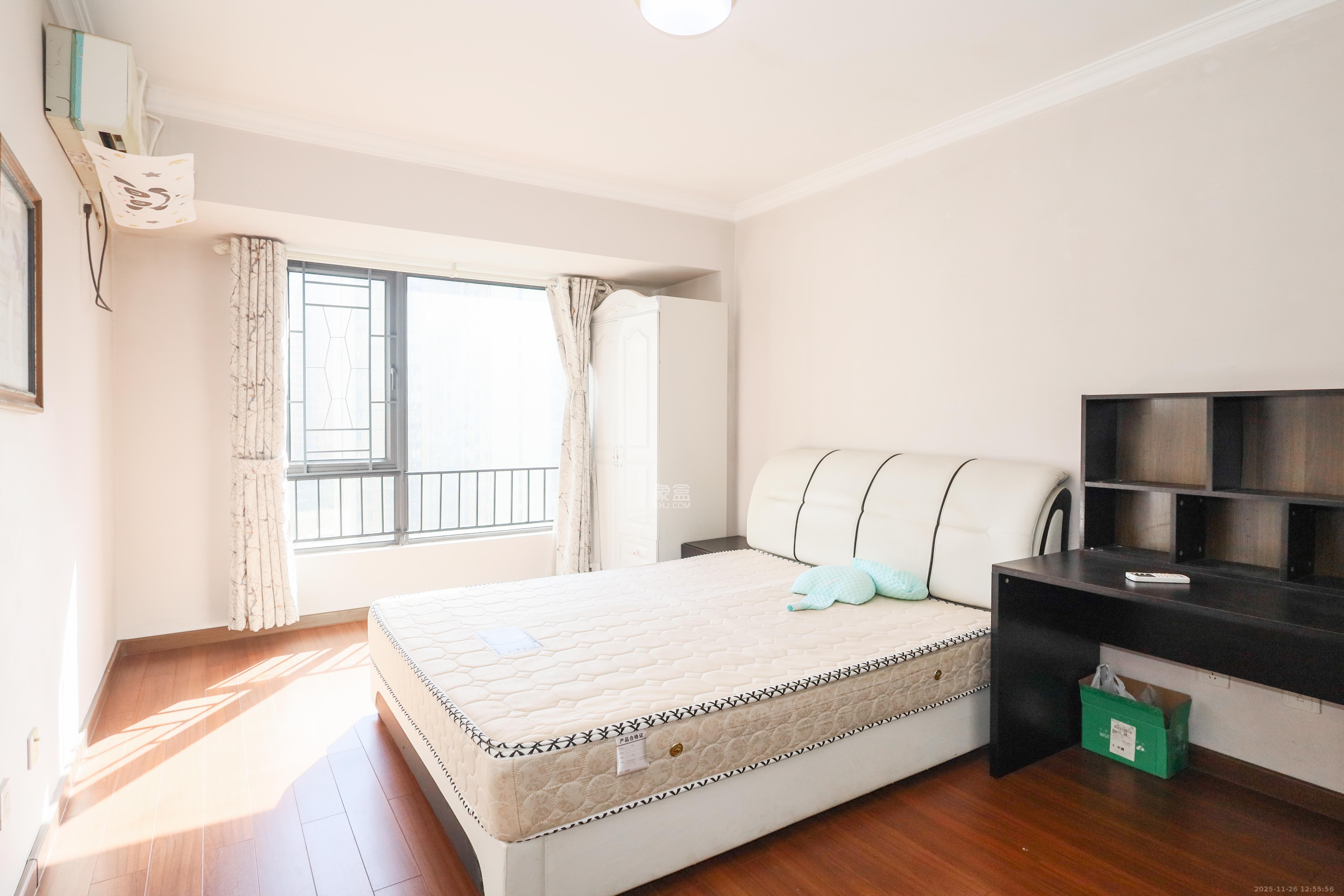 万科城市花园 3室2厅1卫 75.0万 万科城市花园 3室2厅1卫 75.0万卧室