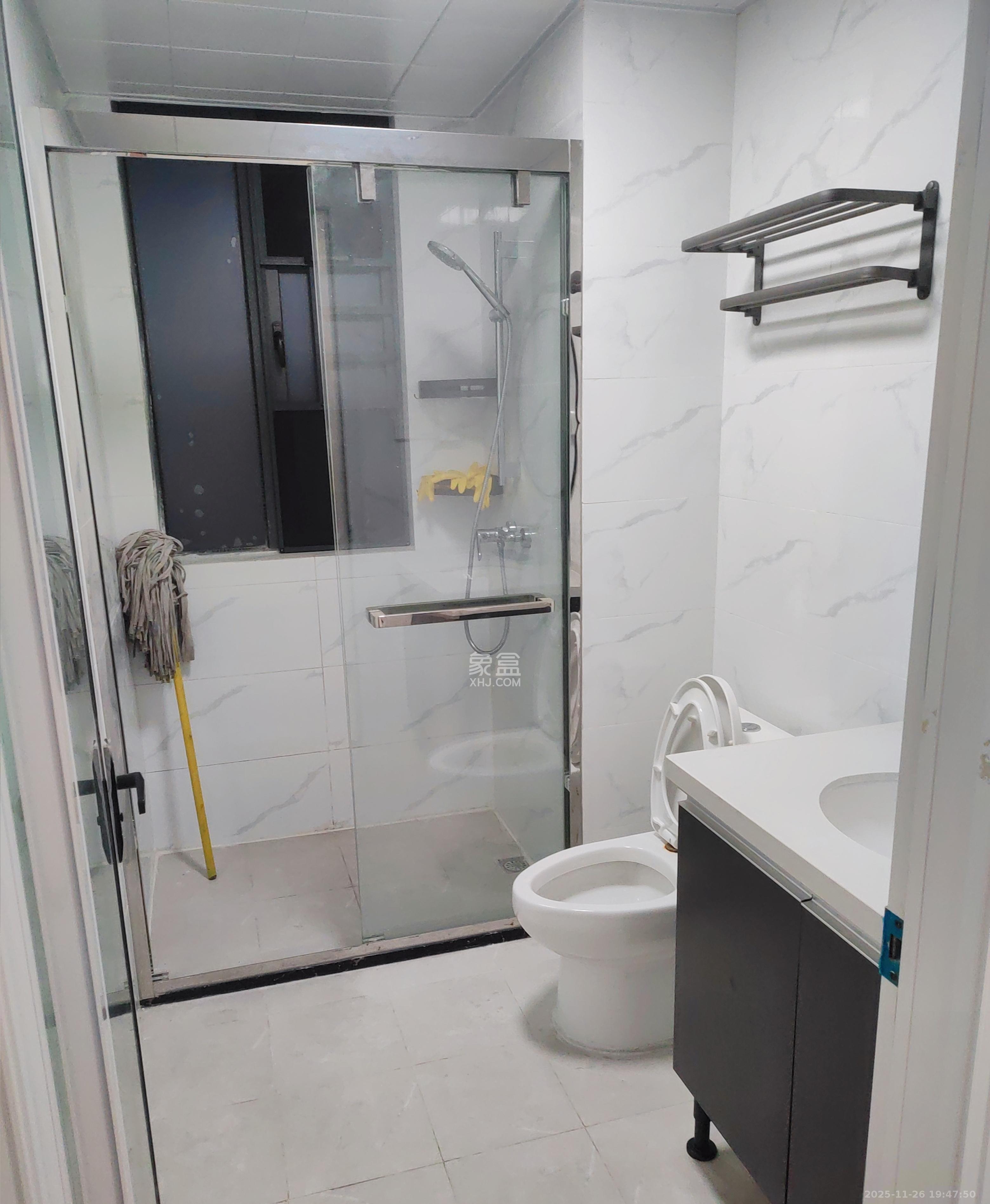 麓谷山湖郡  3室2厅2卫    2600.0元/月室内图