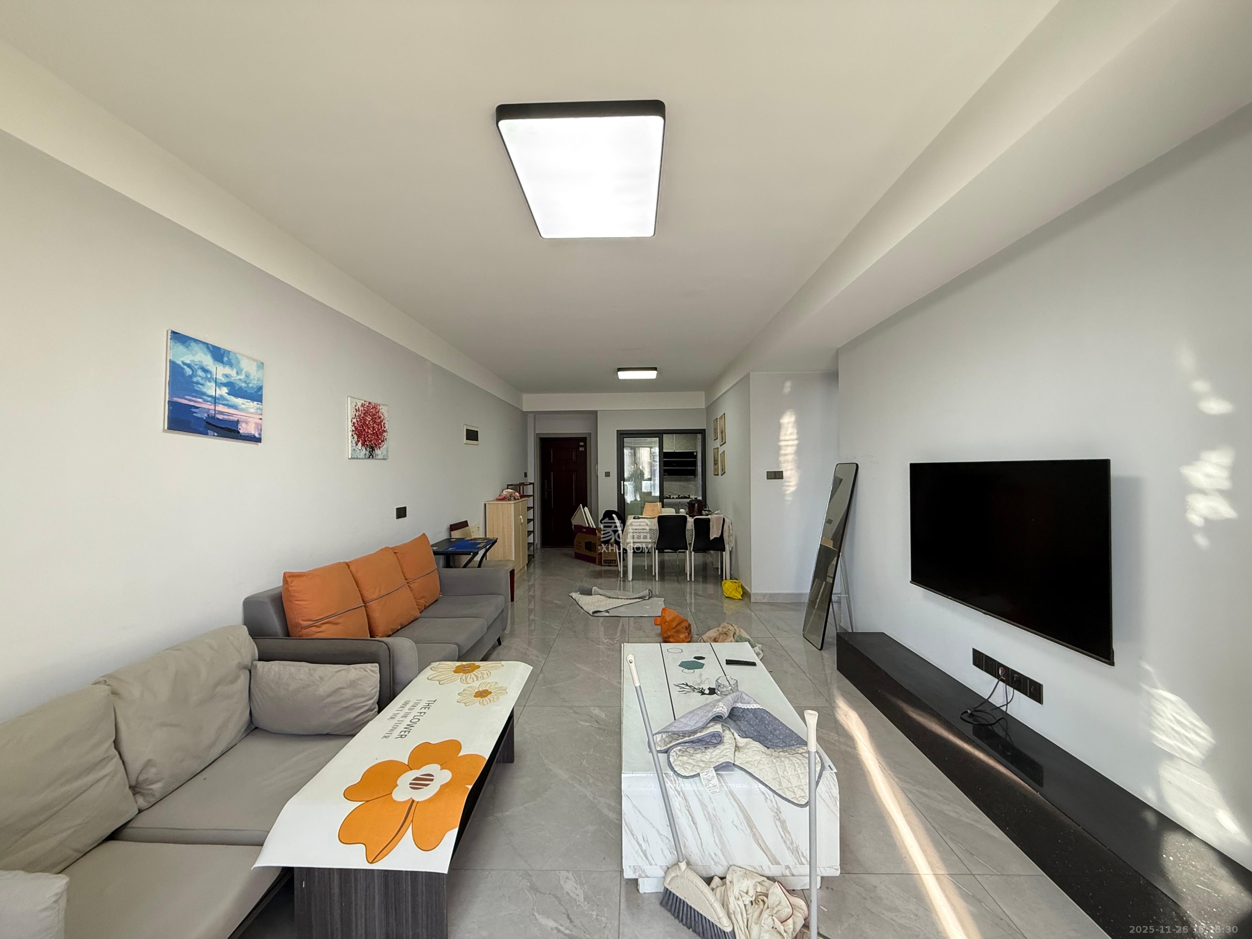 中城苑 3室2厅1卫 2600.0元/月 中城苑 3室2厅1卫 2600.0元/月室内图