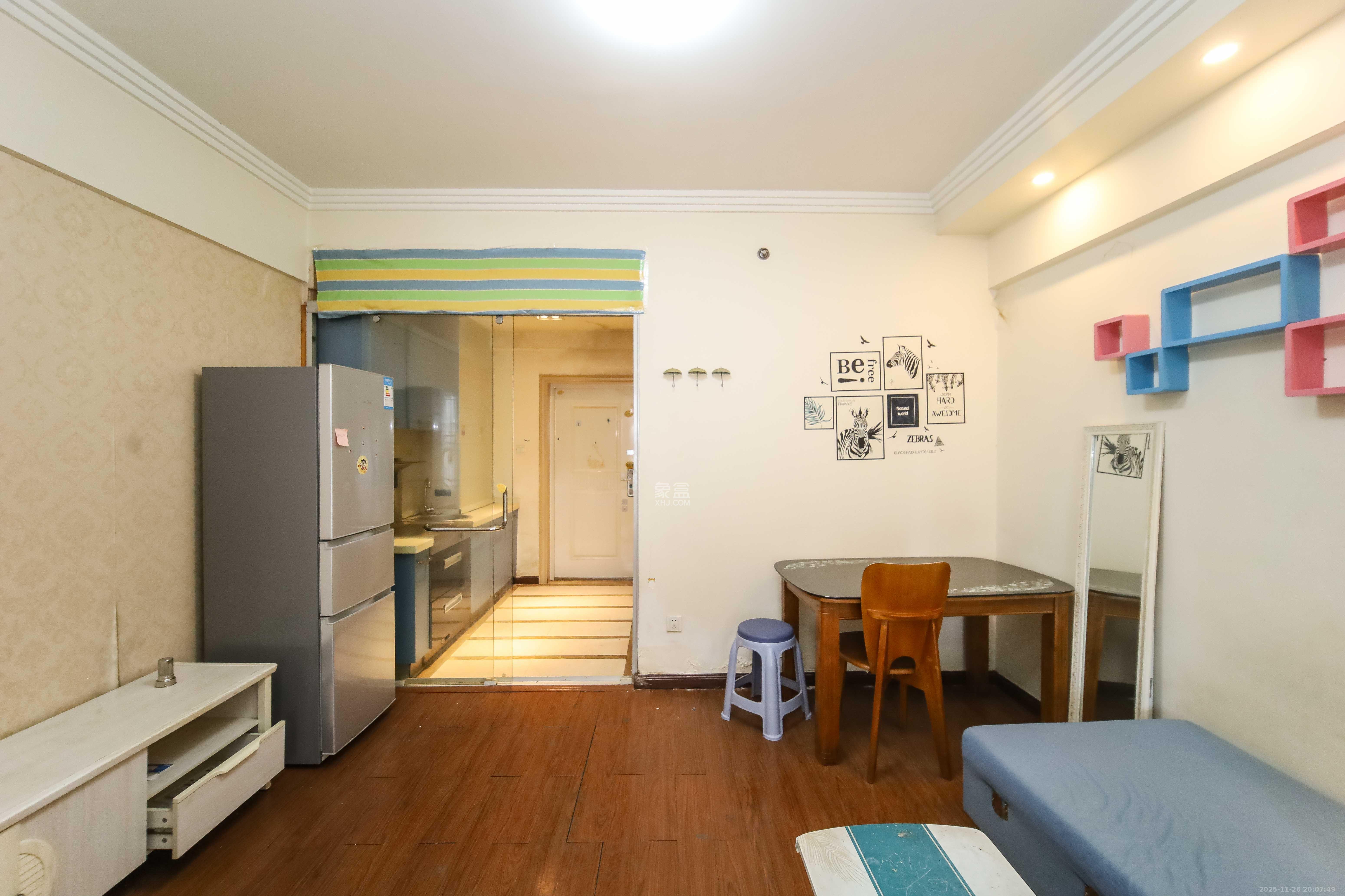 西子一间 1室1厅1卫 28.0万 西子一间 1室1厅1卫 28.0万客厅