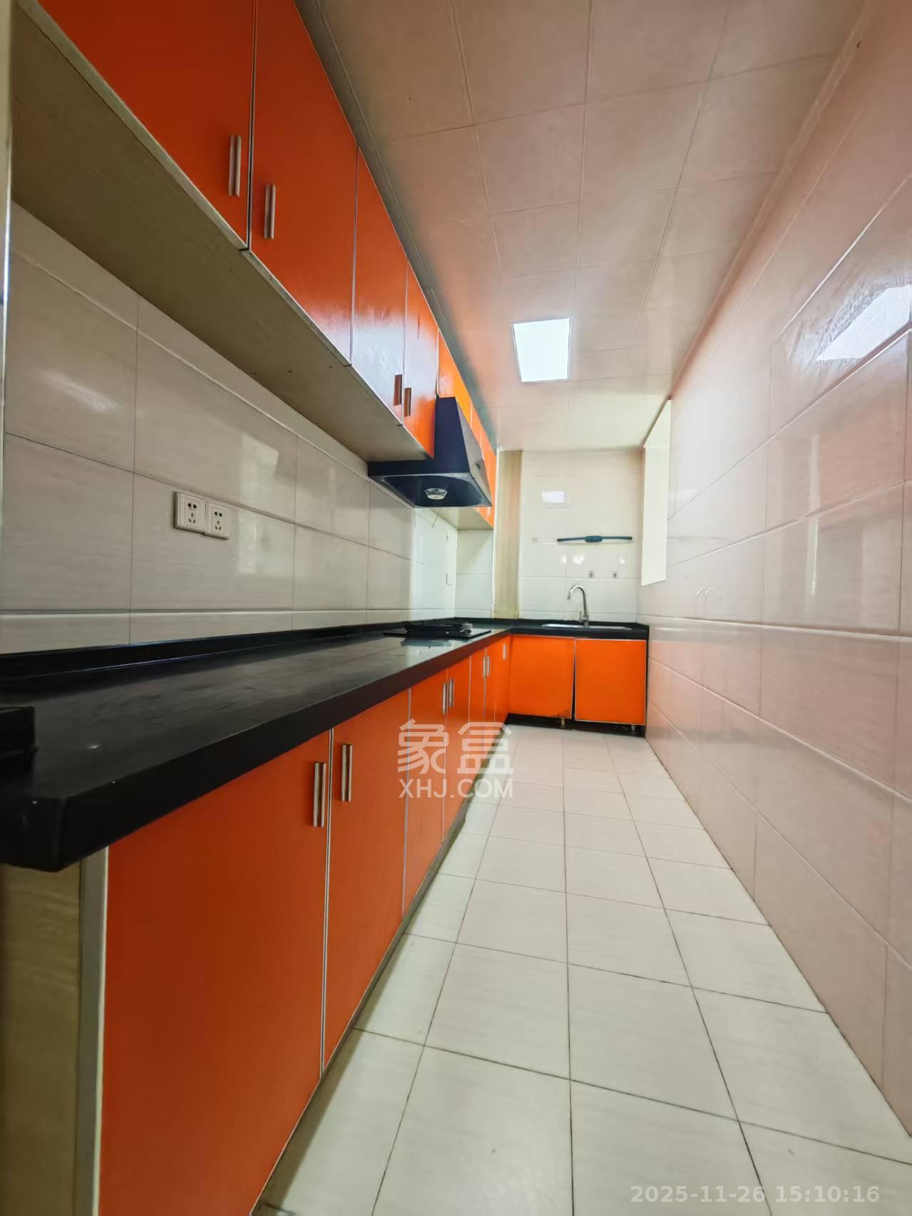 长房时代城  3室2厅2卫    2700.0元/月室内图