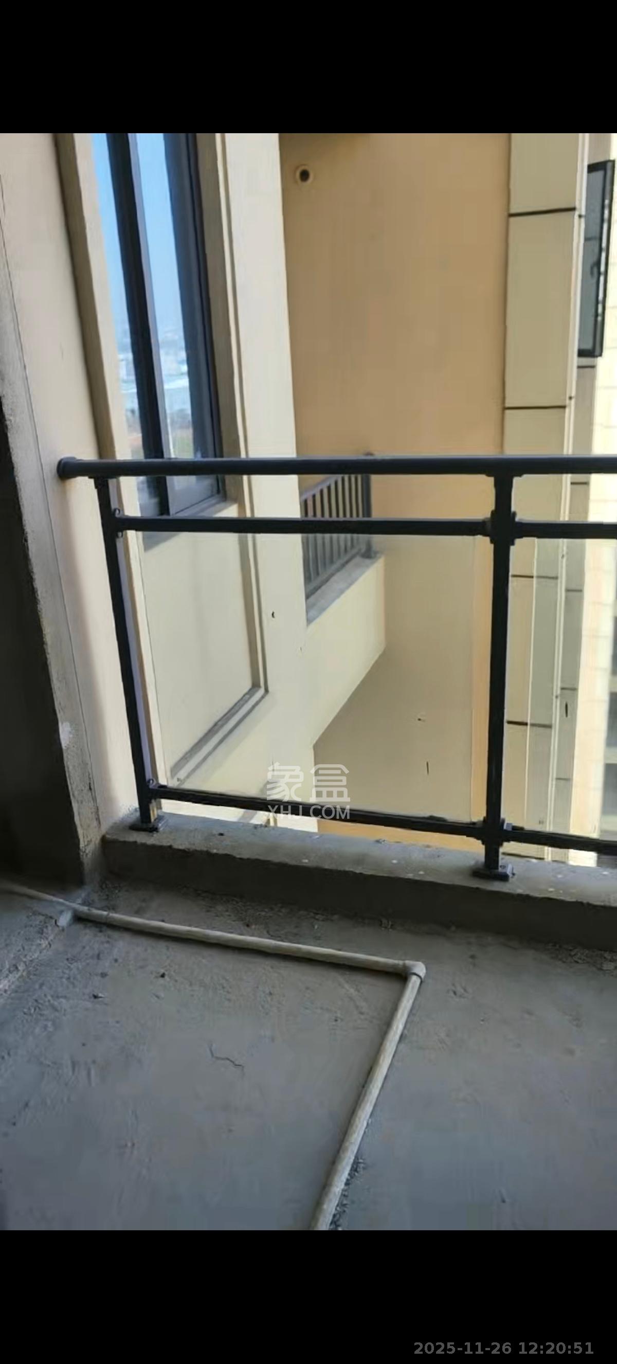 玺宇悦城国际 3室2厅2卫 39.8万 玺宇悦城国际 3室2厅2卫 39.8万客厅