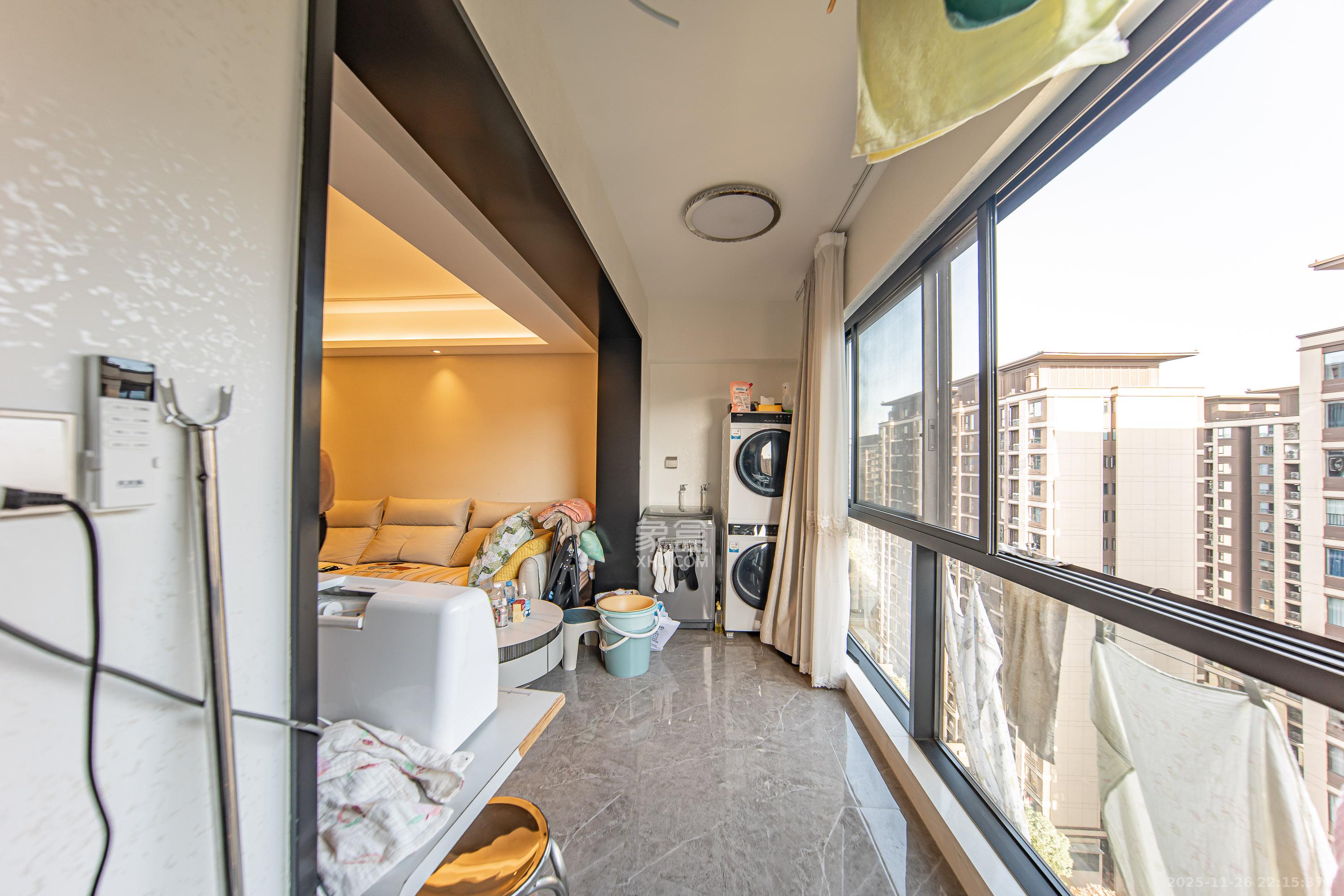 建发电建江山悦  4室2厅2卫    165.0万阳台