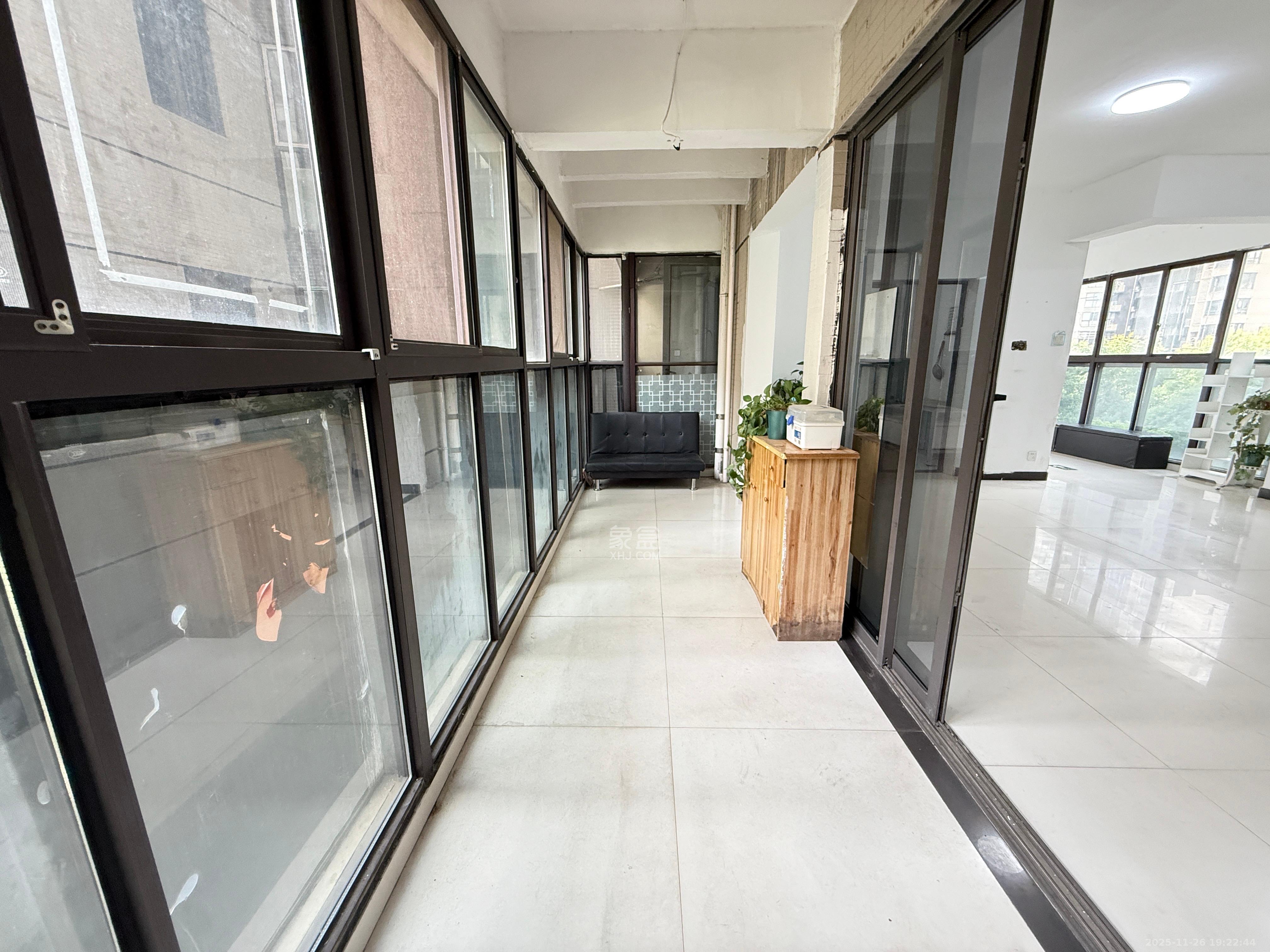 通用时代国际社区 3室2厅1卫 2200.0元/月 通用时代国际社区 3室2厅1卫 2200.0元/月室内图